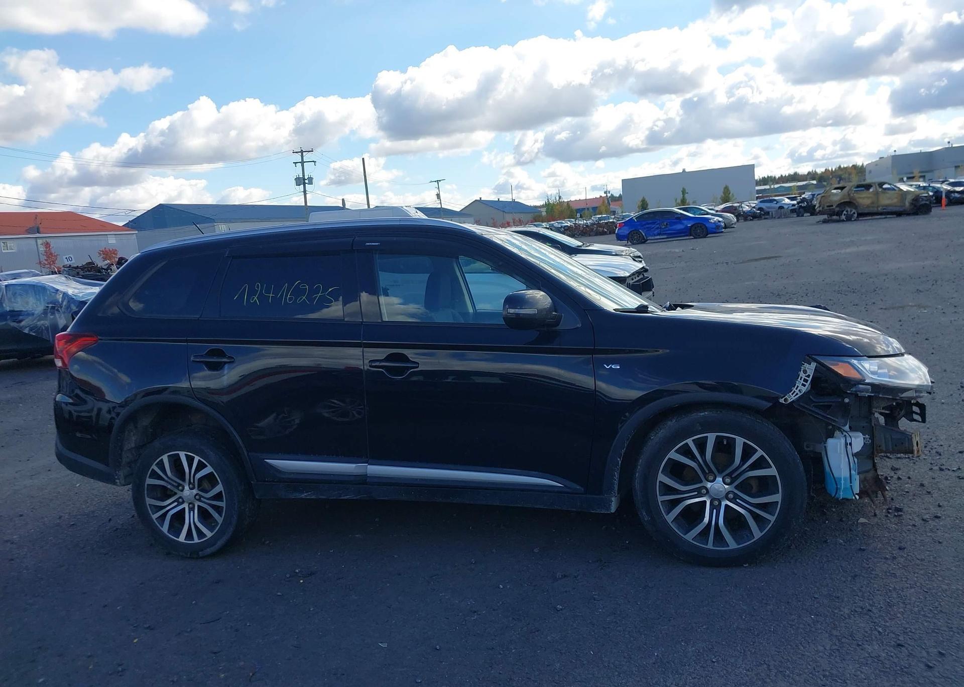 2016 MITSUBISHI OUTLANDER SE