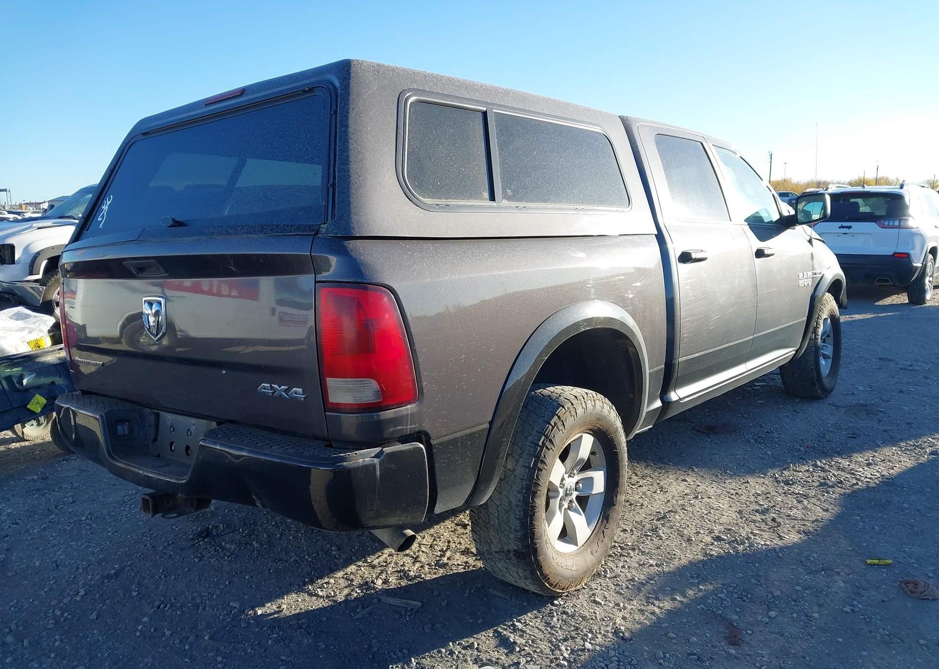 2018 RAM 1500 SLT