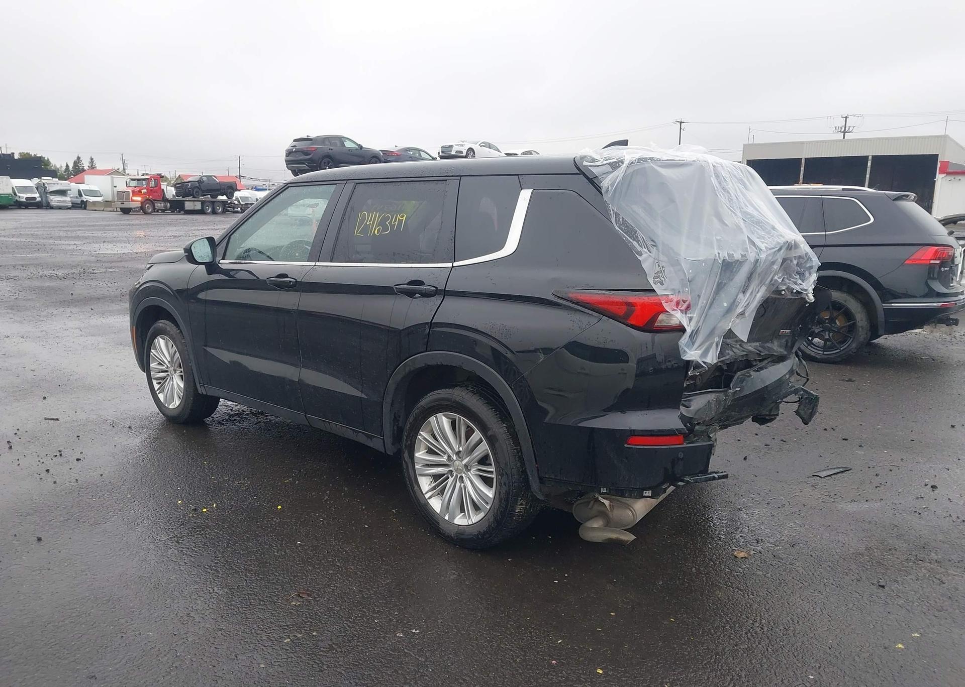 2024 MITSUBISHI OUTLANDER ES