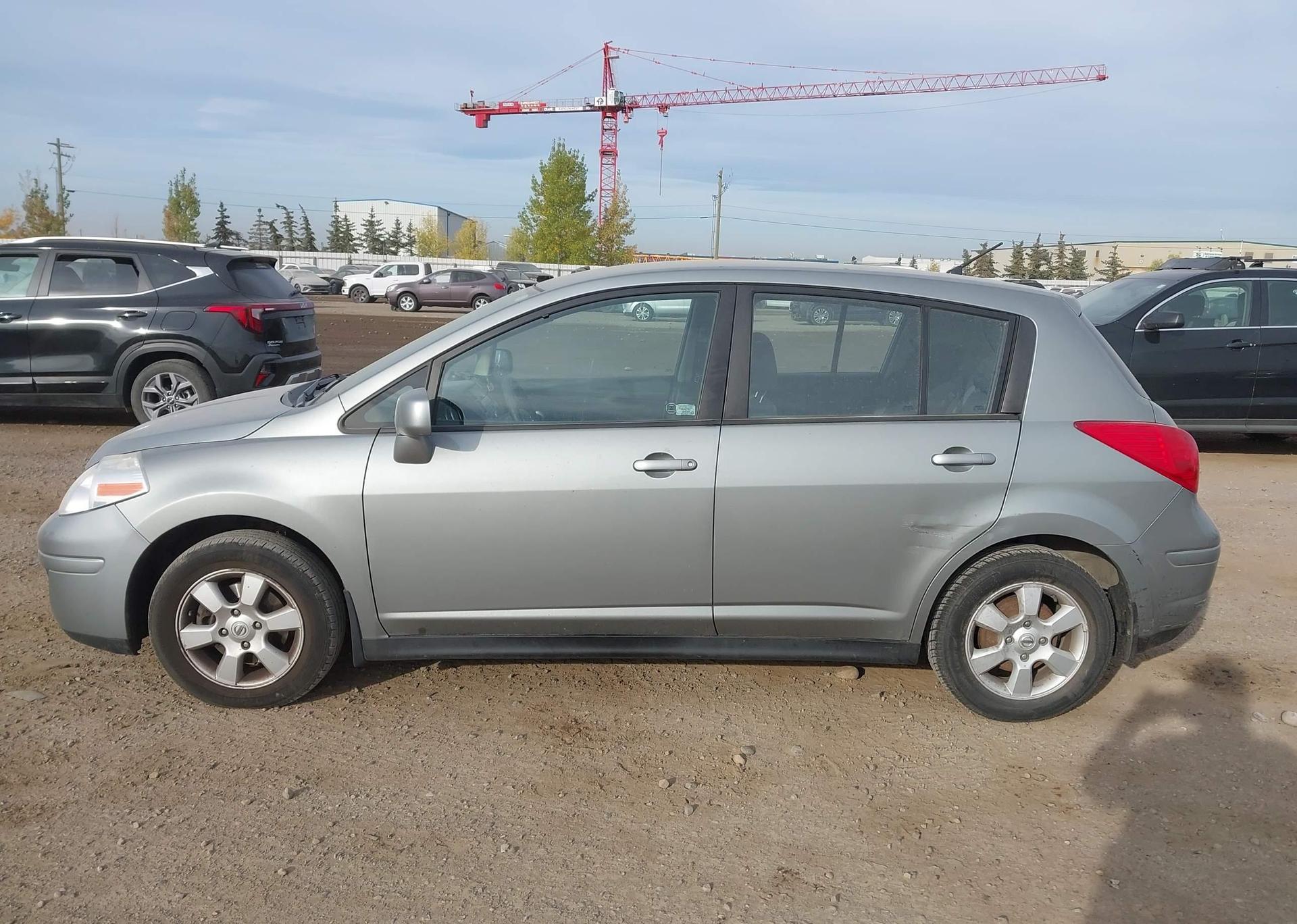 2010 NISSAN VERSA 1.8SL
