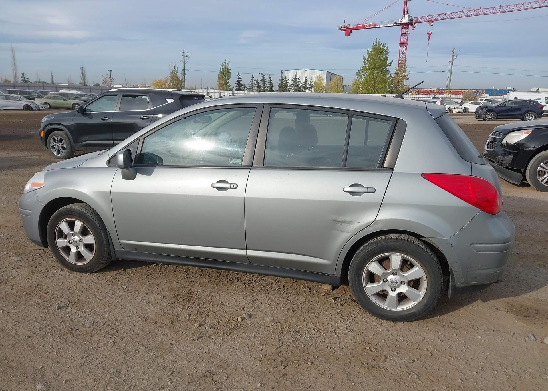 2010 NISSAN VERSA 1.8SL