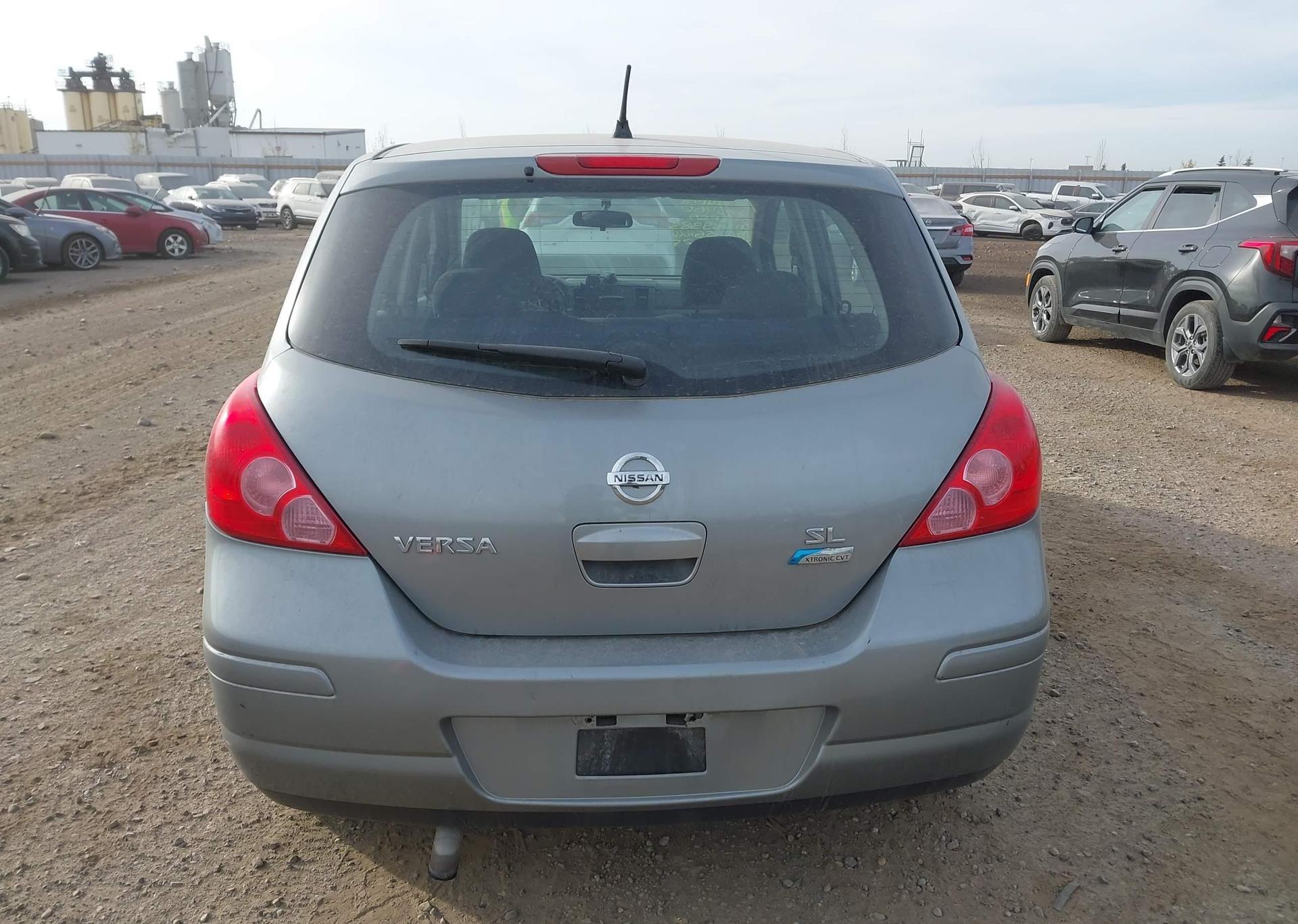 2010 NISSAN VERSA 1.8SL