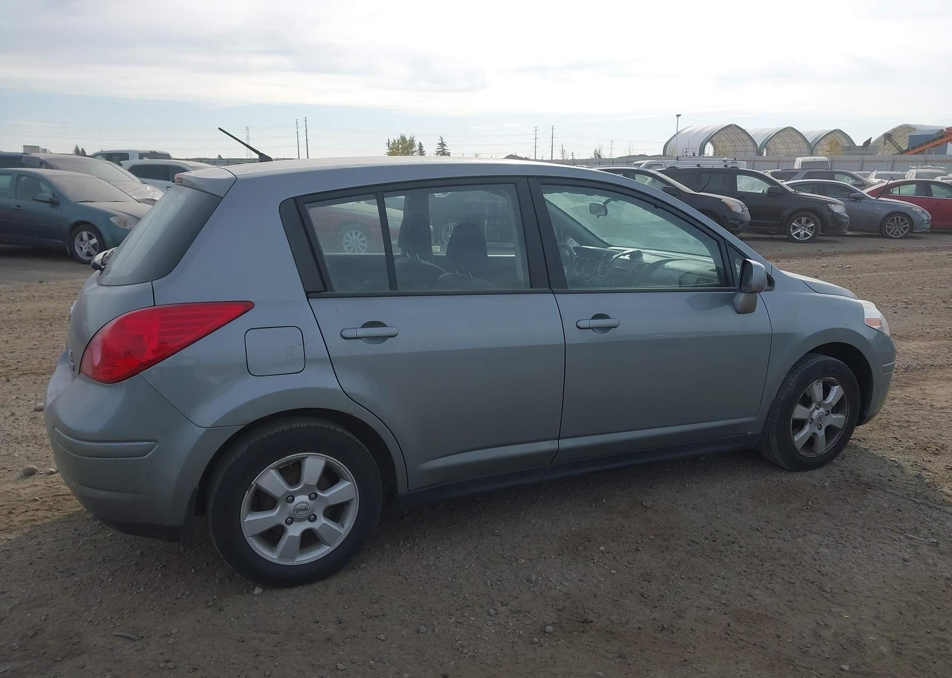 2010 NISSAN VERSA 1.8SL