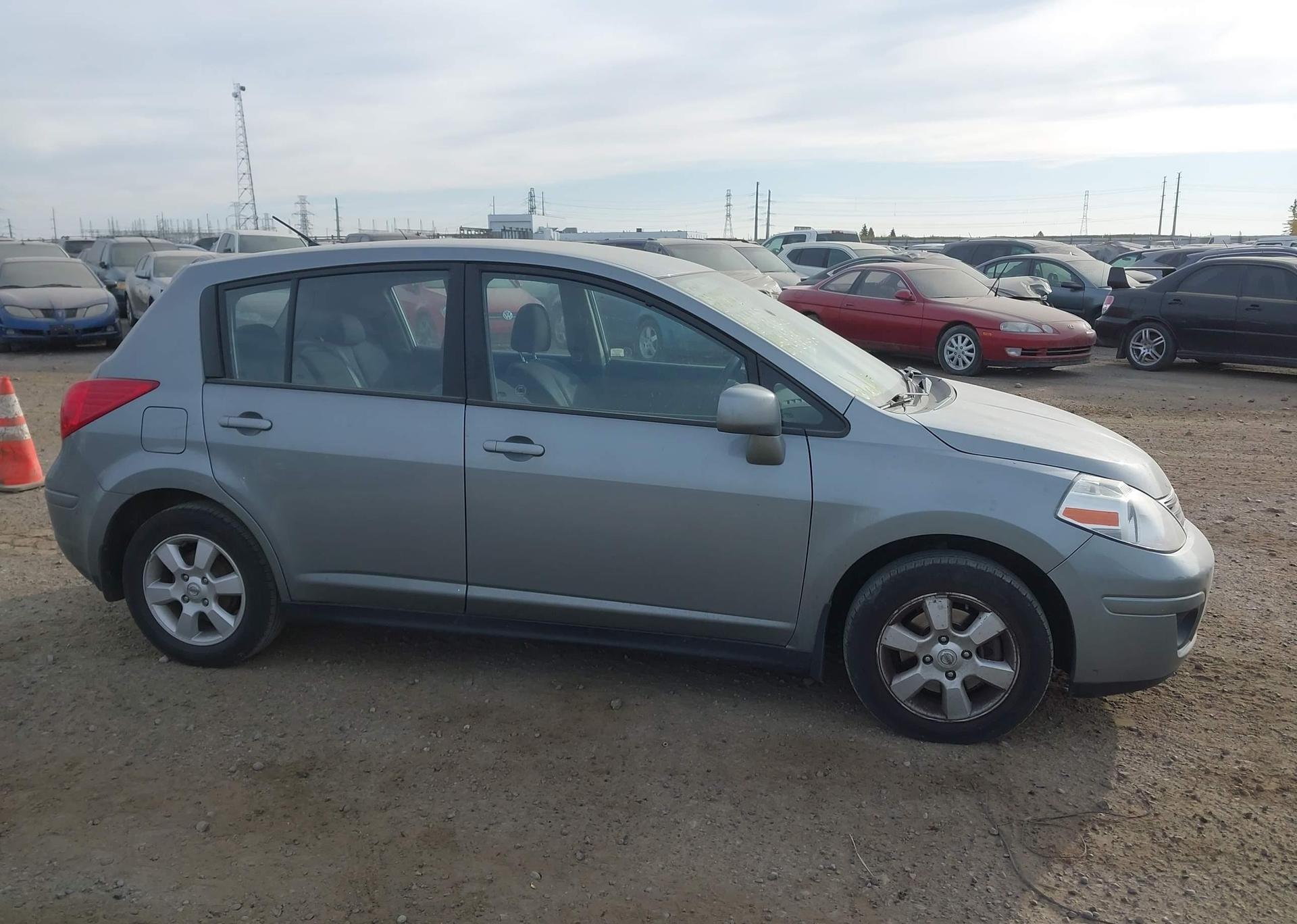 2010 NISSAN VERSA 1.8SL