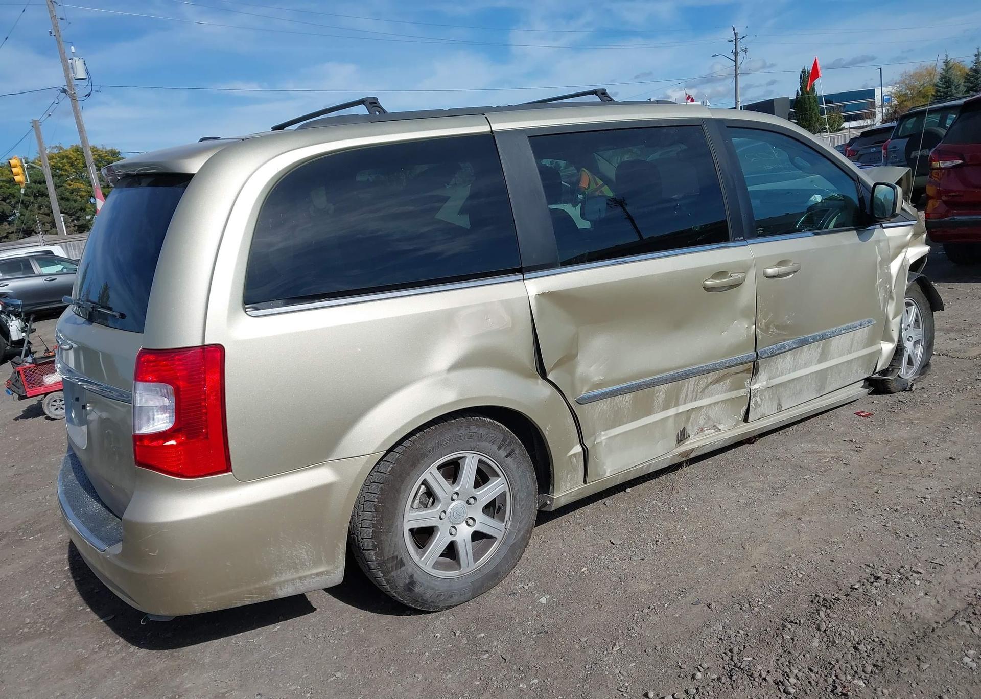 2011 CHRYSLER TOWN & COUNTRY TOURING