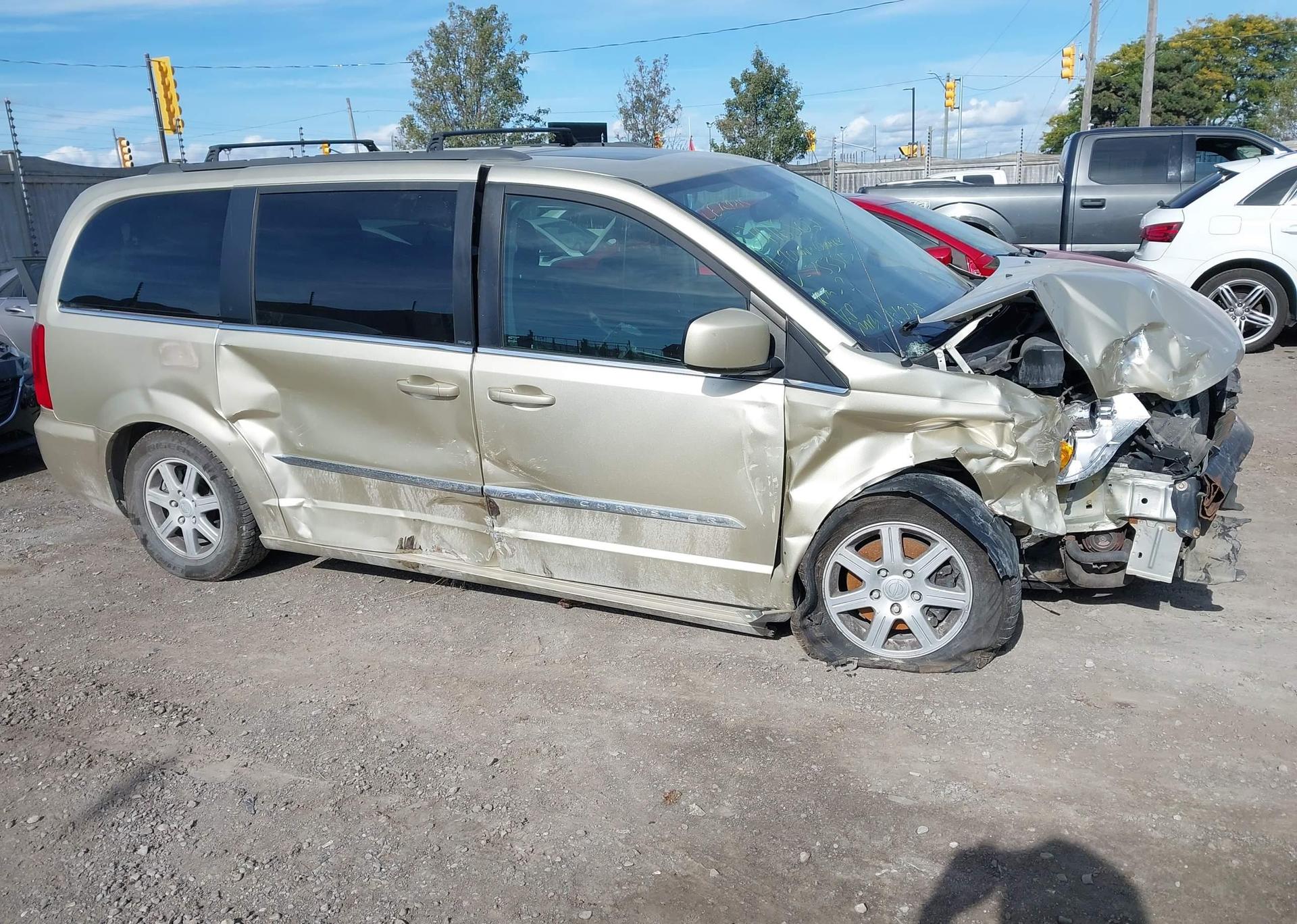 2011 CHRYSLER TOWN & COUNTRY TOURING