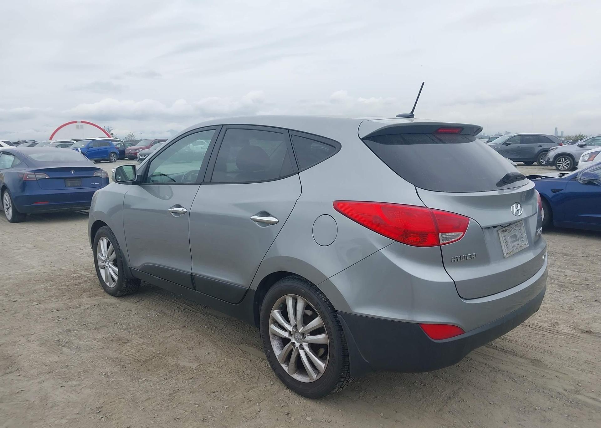 2010 HYUNDAI TUCSON LIMITED