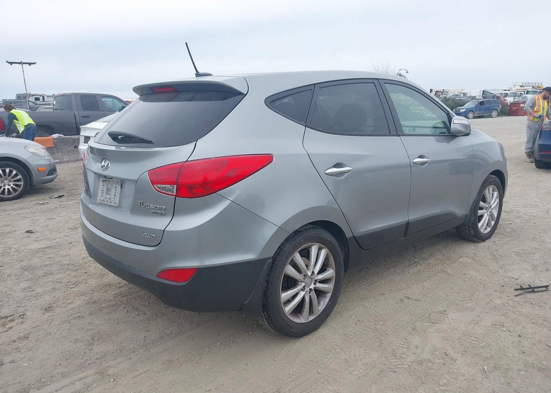 2010 HYUNDAI TUCSON LIMITED