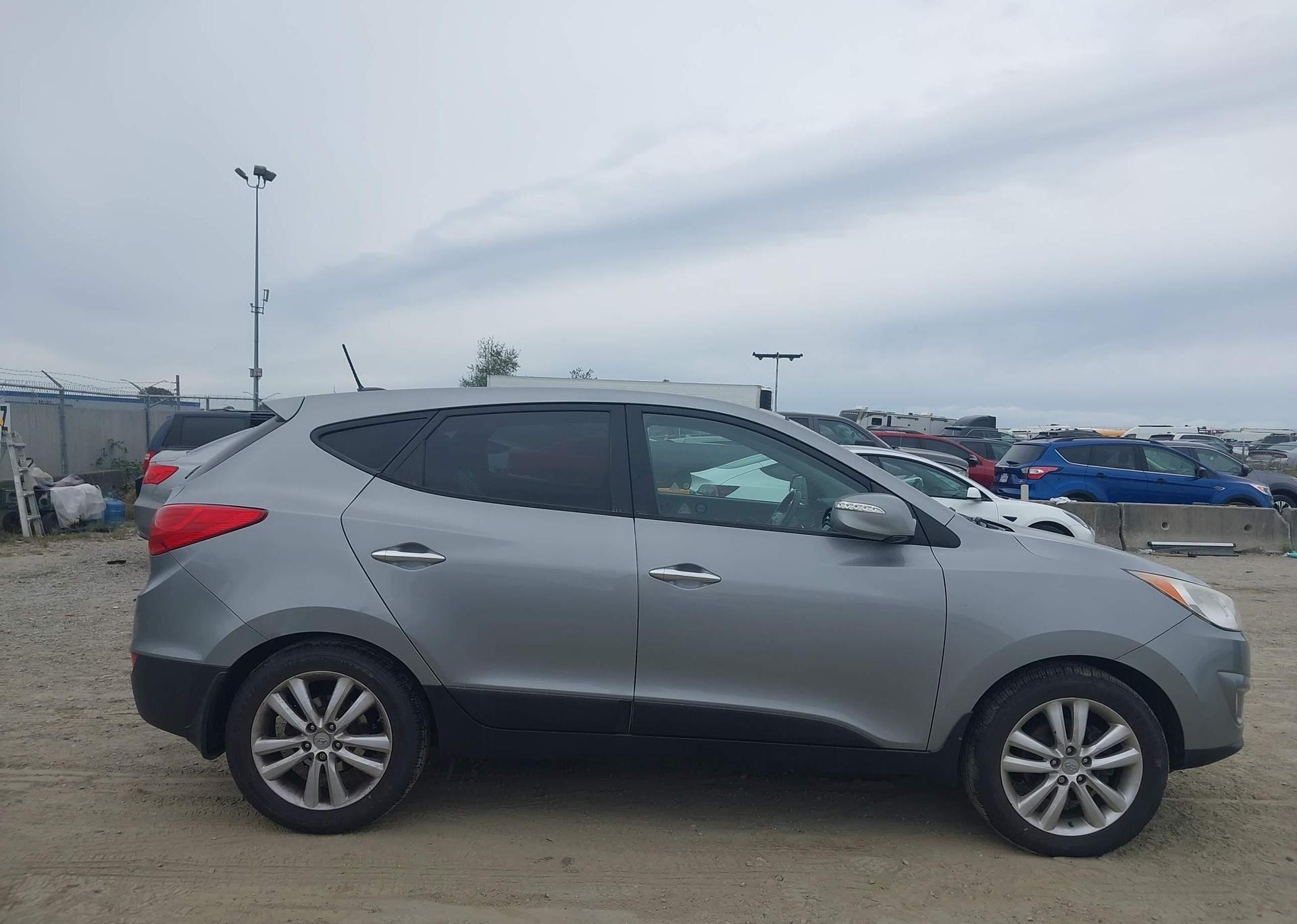 2010 HYUNDAI TUCSON LIMITED