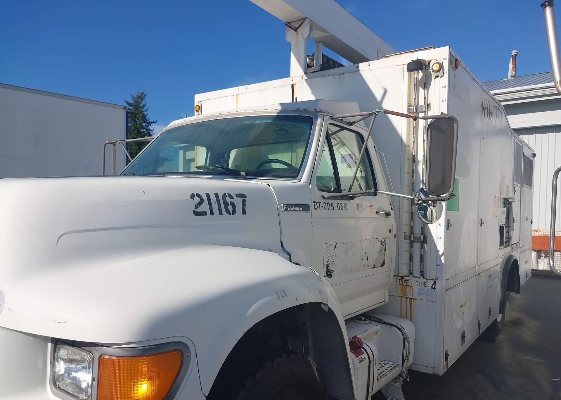 1996 FORD F700