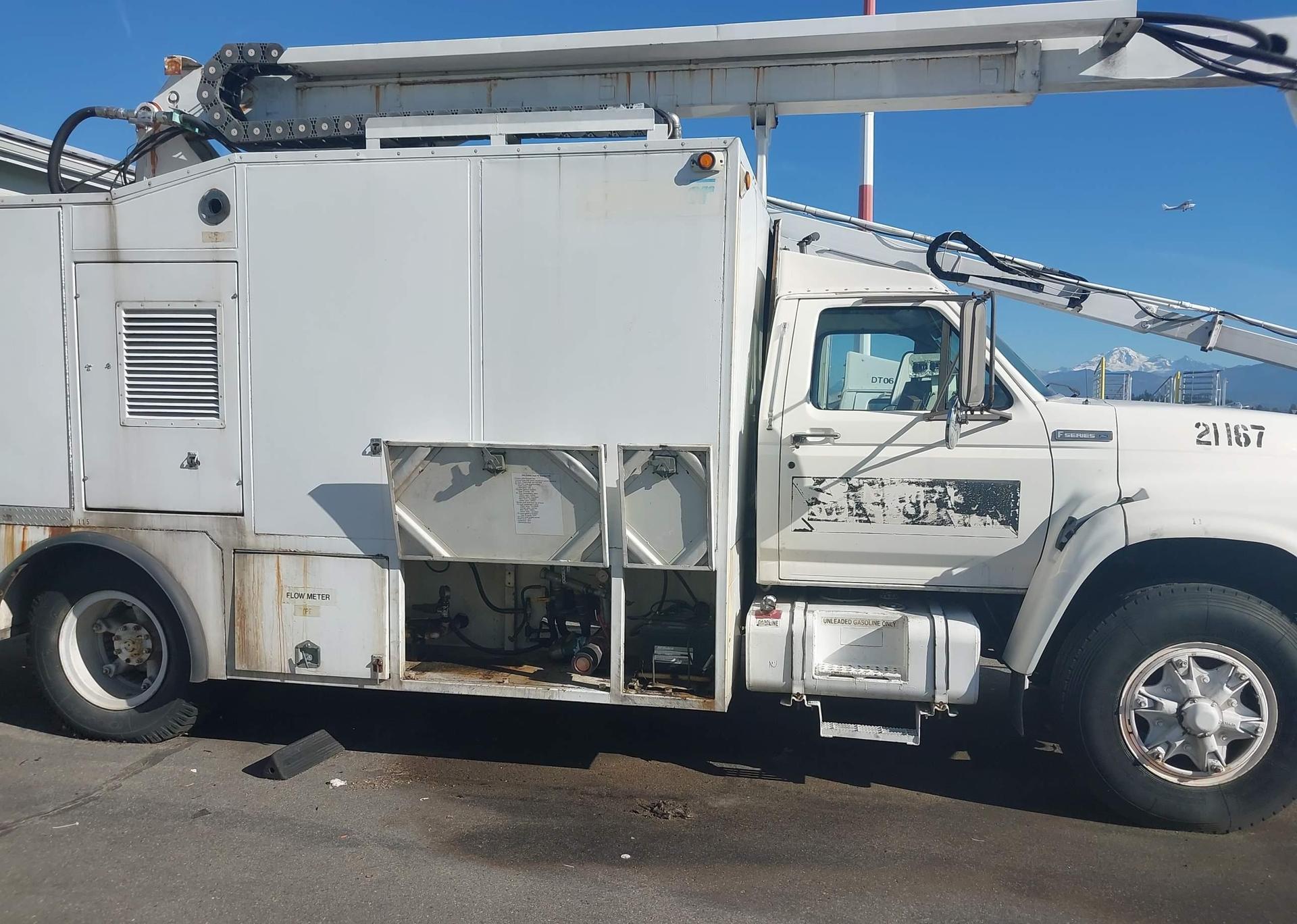 1996 FORD F700