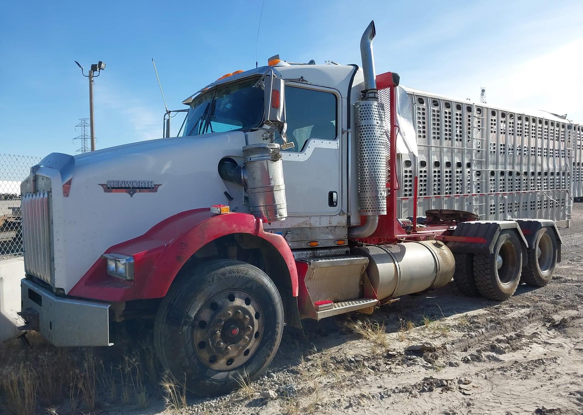 2005 KENWORTH CONSTRUCTION T800