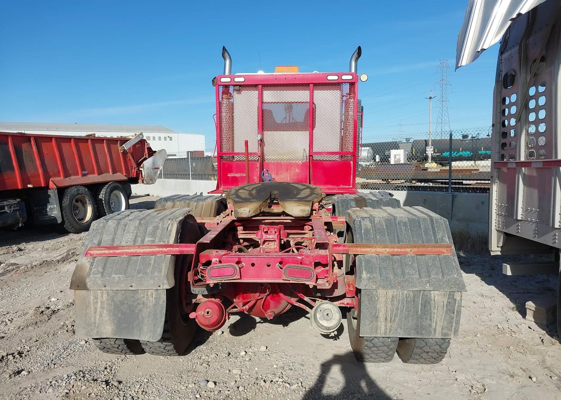 2005 KENWORTH CONSTRUCTION T800