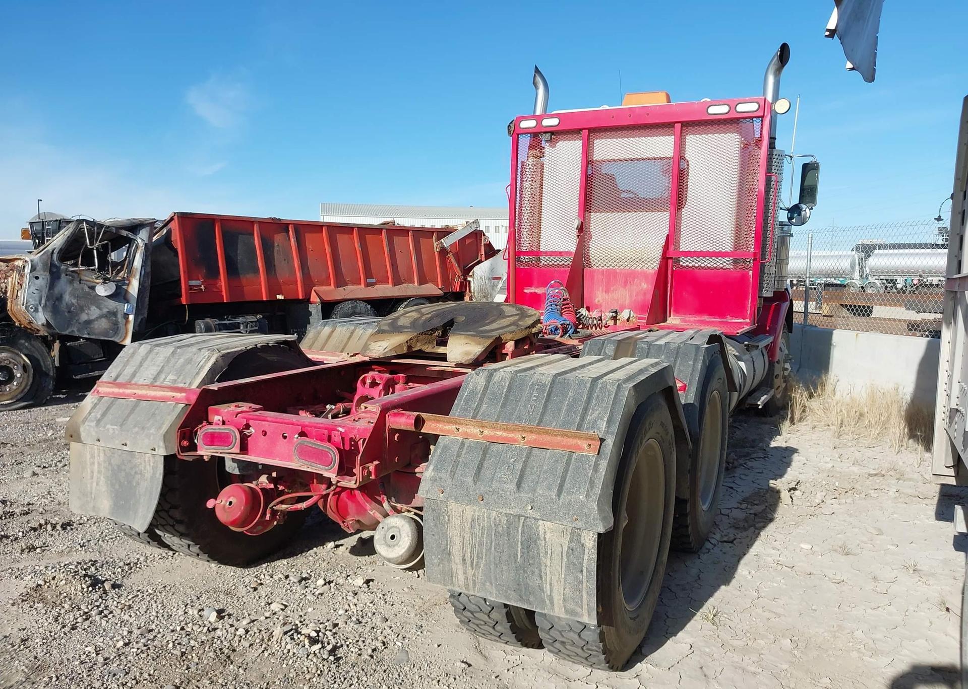 2005 KENWORTH CONSTRUCTION T800