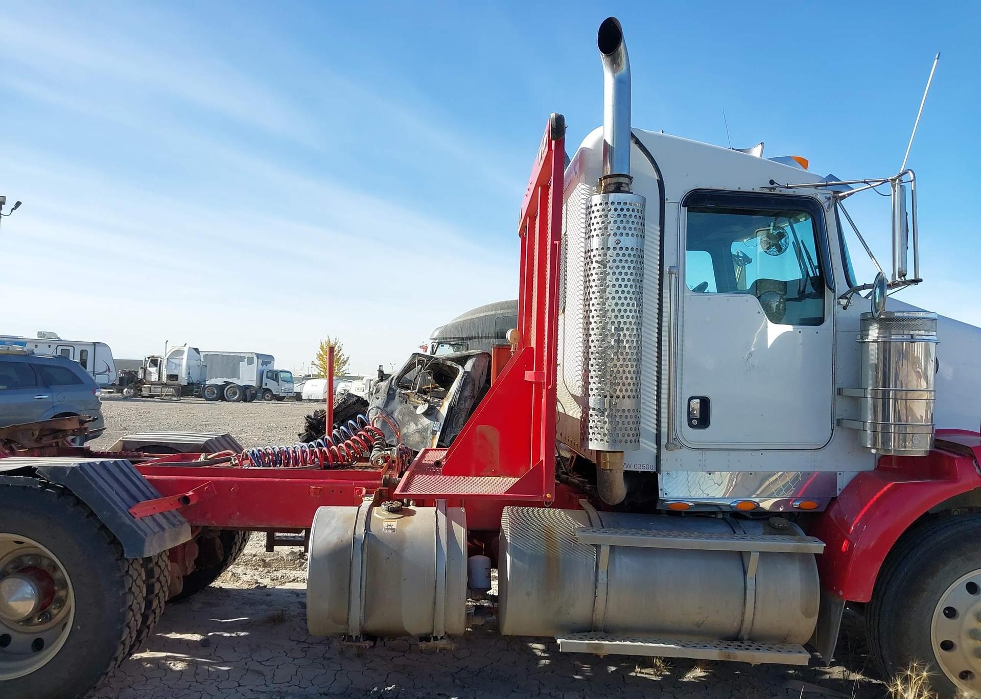2005 KENWORTH CONSTRUCTION T800