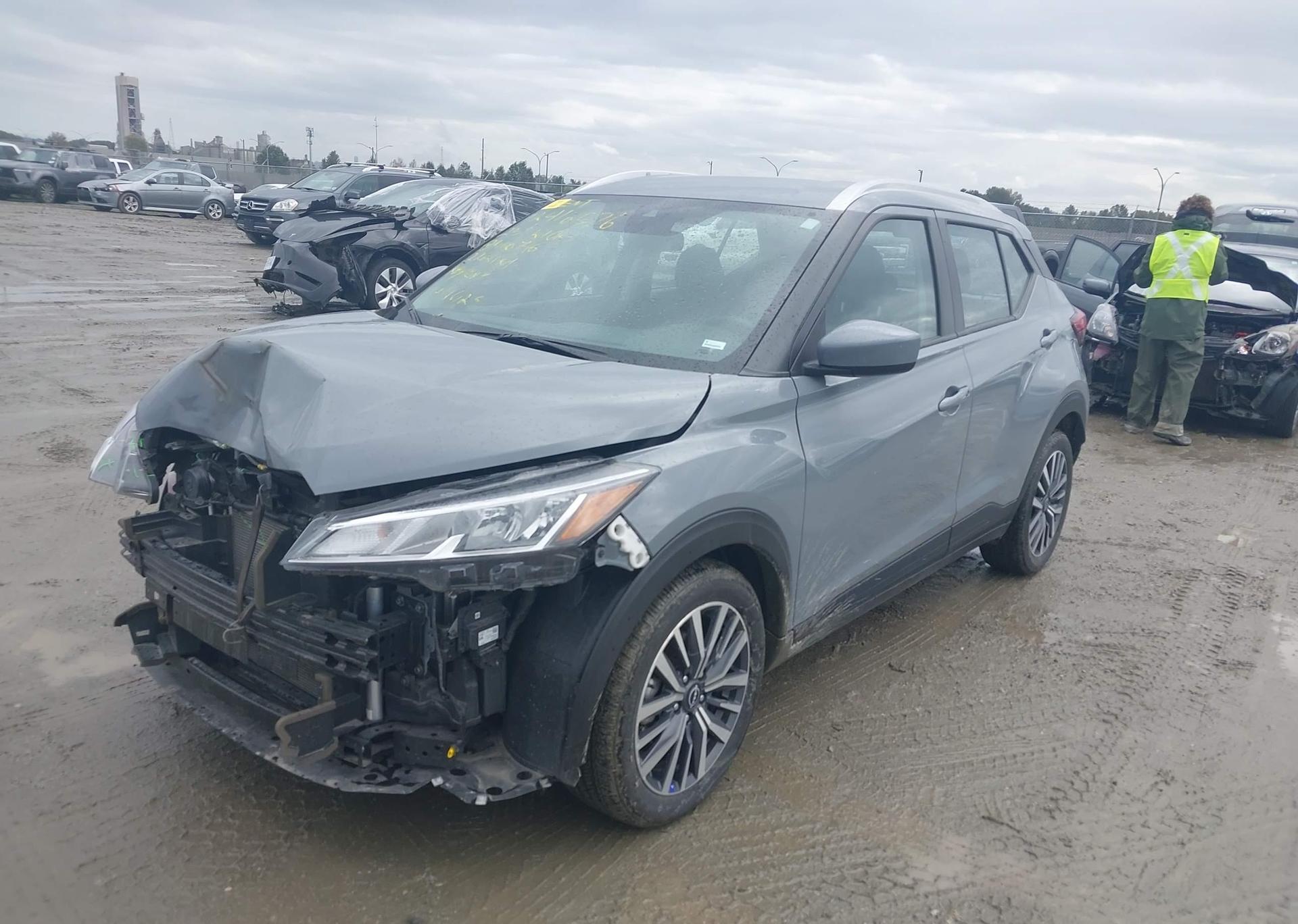 2025 NISSAN KICKS PLAY SV