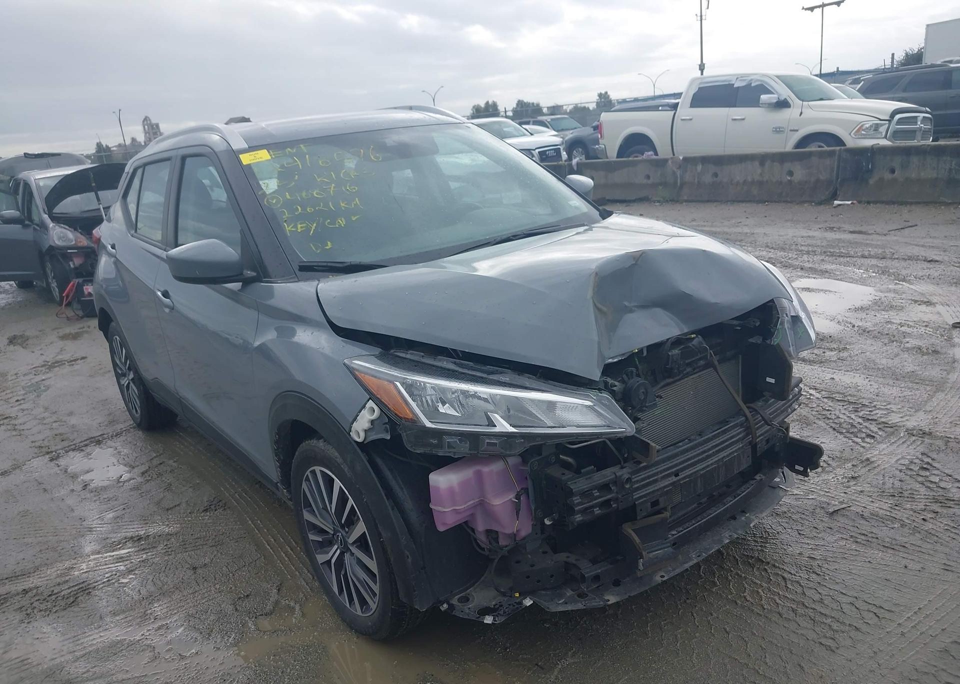 2025 NISSAN KICKS PLAY SV