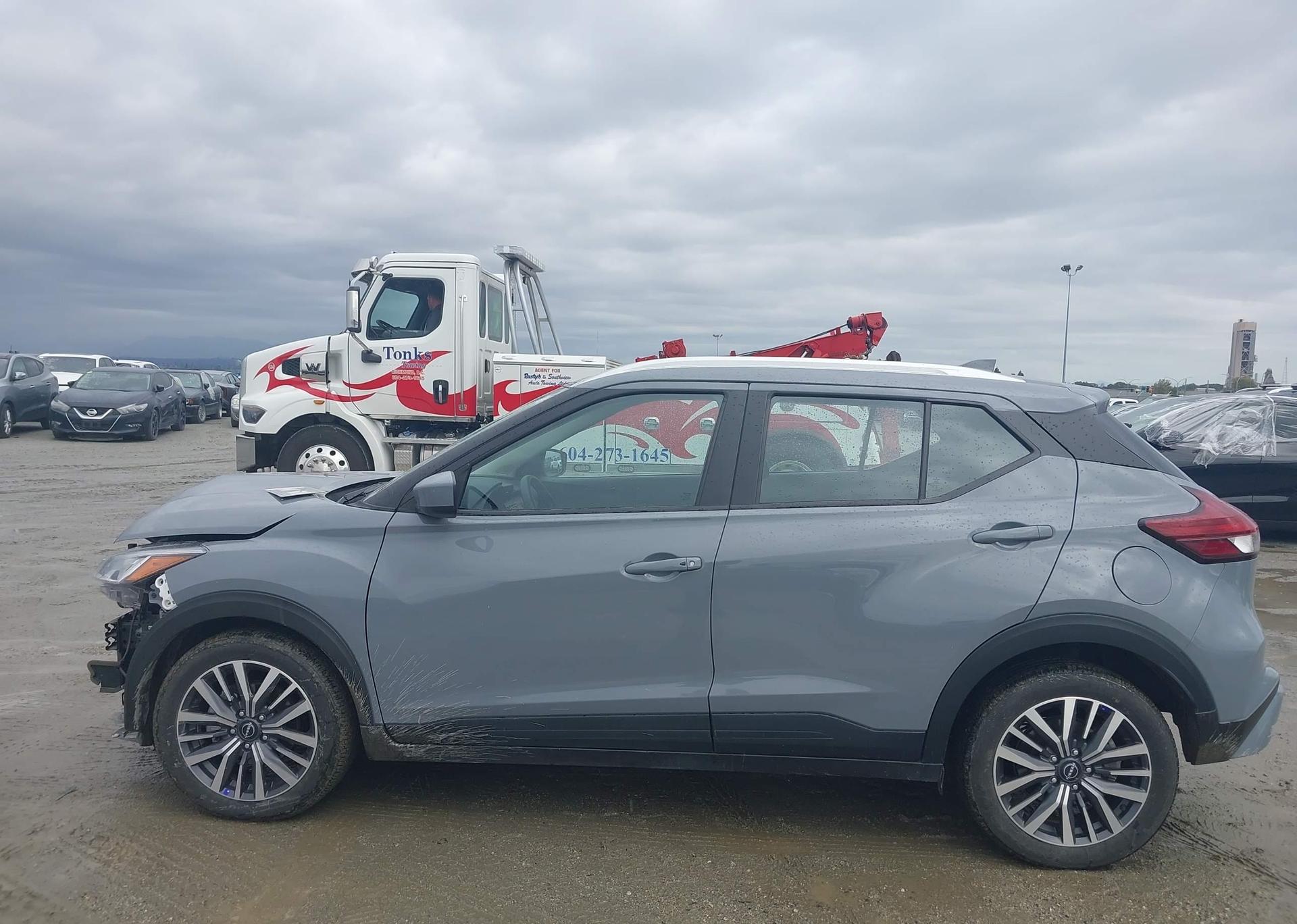 2025 NISSAN KICKS PLAY SV