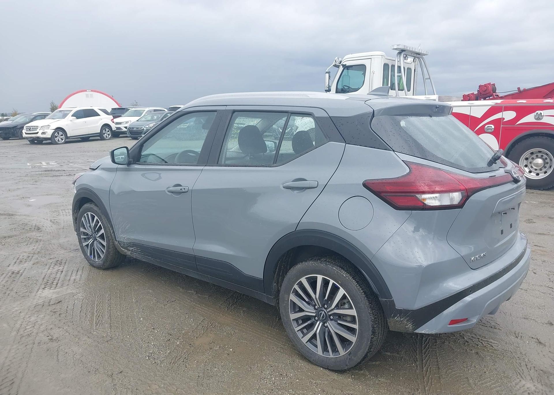 2025 NISSAN KICKS PLAY SV