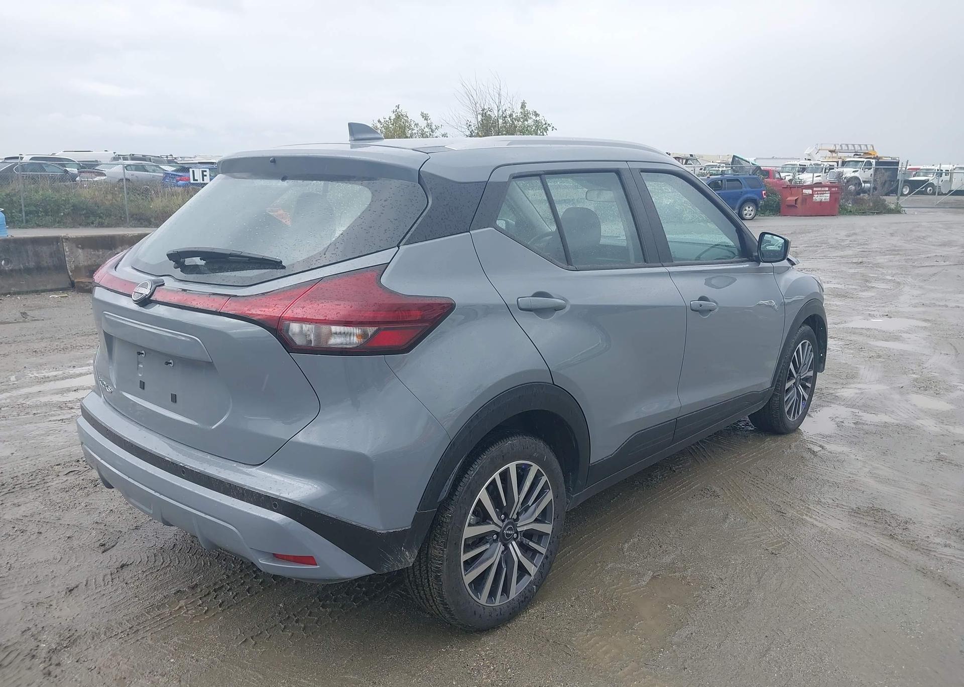 2025 NISSAN KICKS PLAY SV