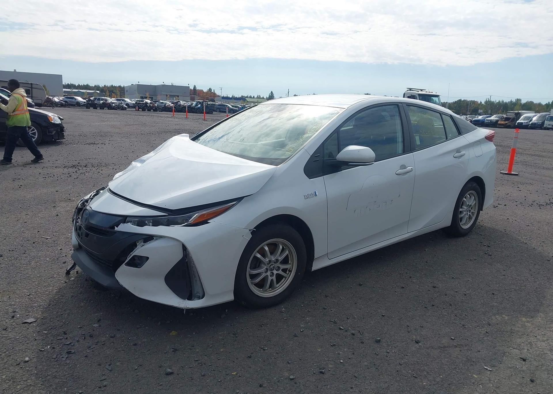 2021 TOYOTA PRIUS PRIME LE