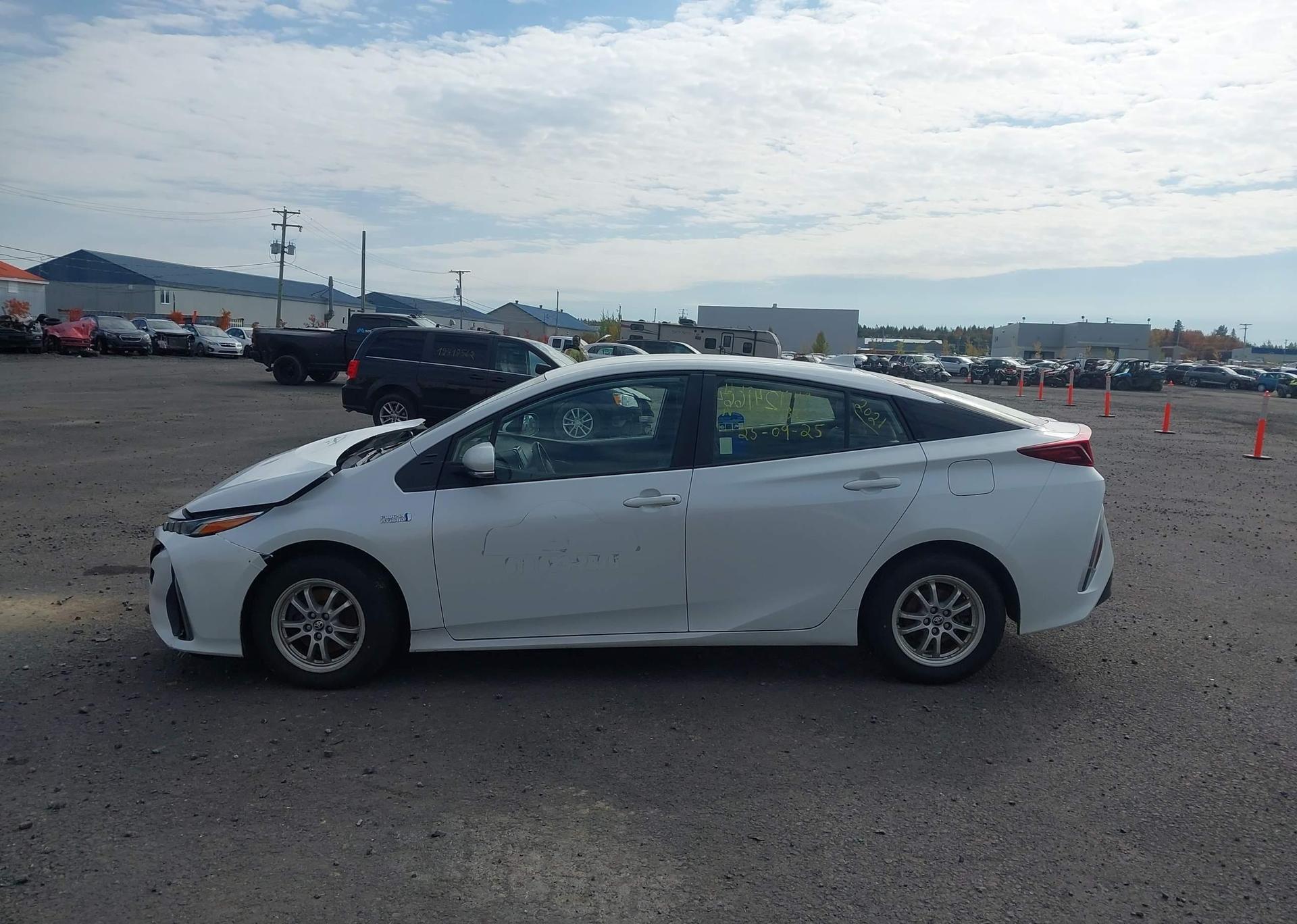 2021 TOYOTA PRIUS PRIME LE