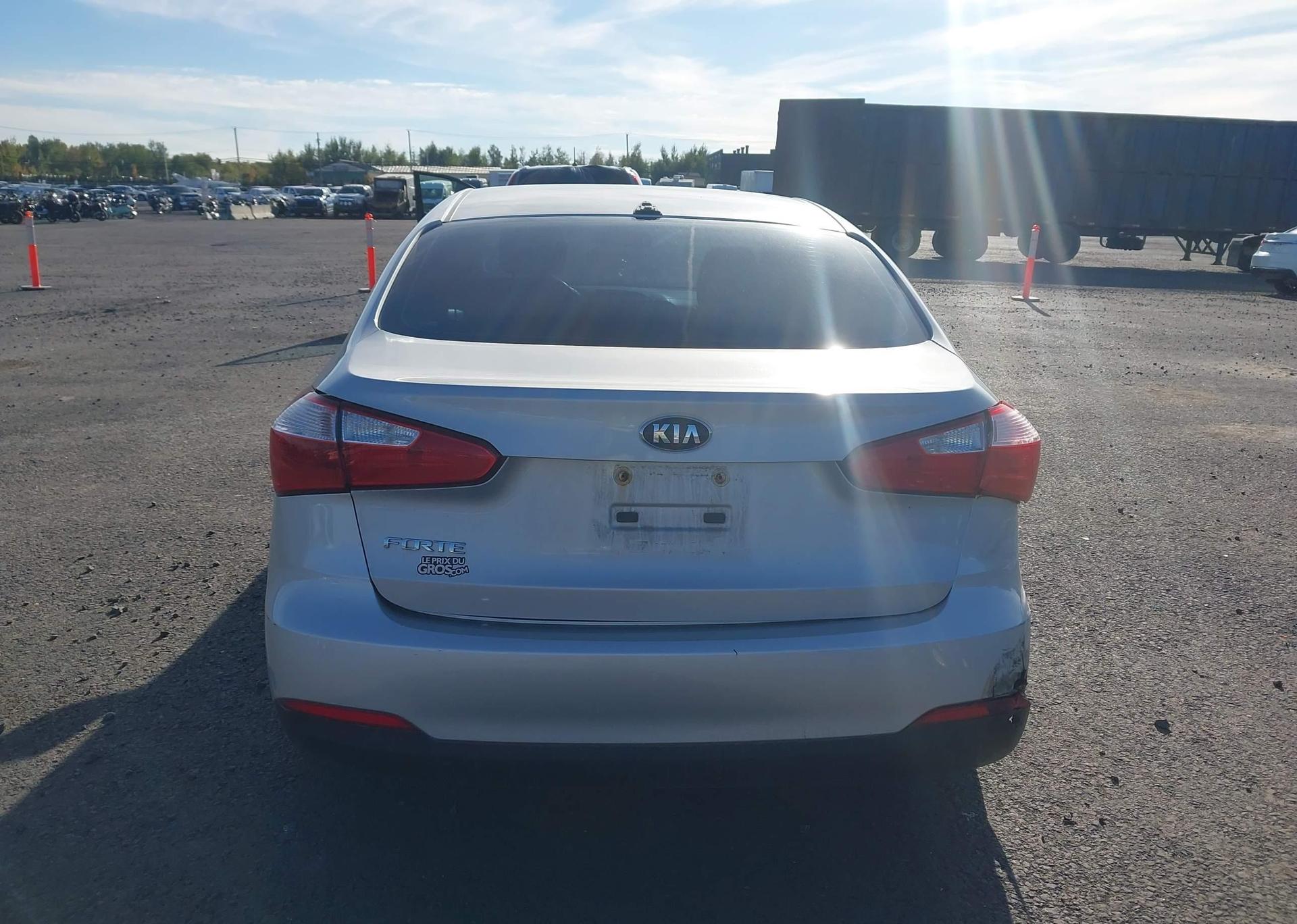 2015 KIA FORTE 1.8L LX