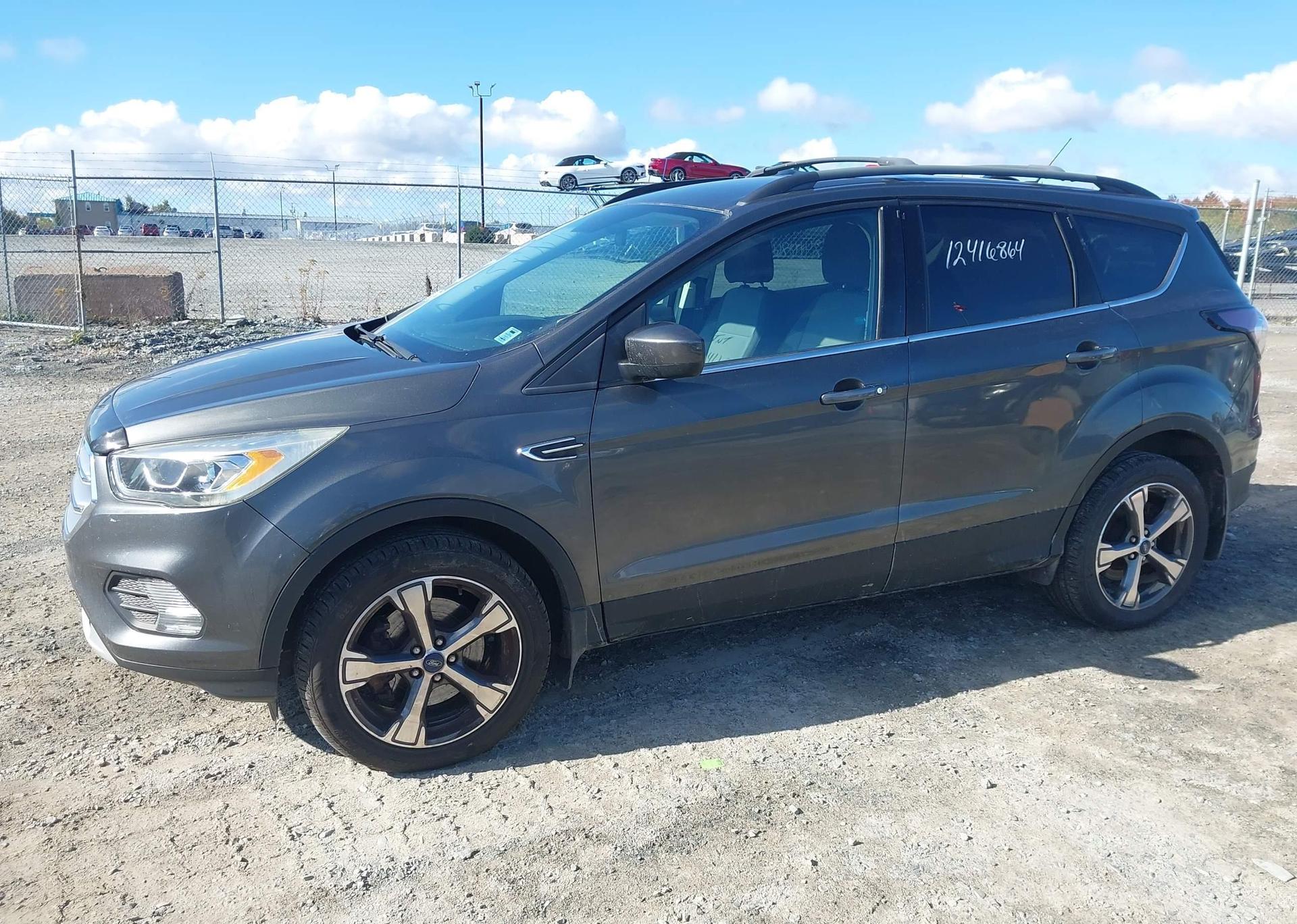 2017 FORD ESCAPE SE