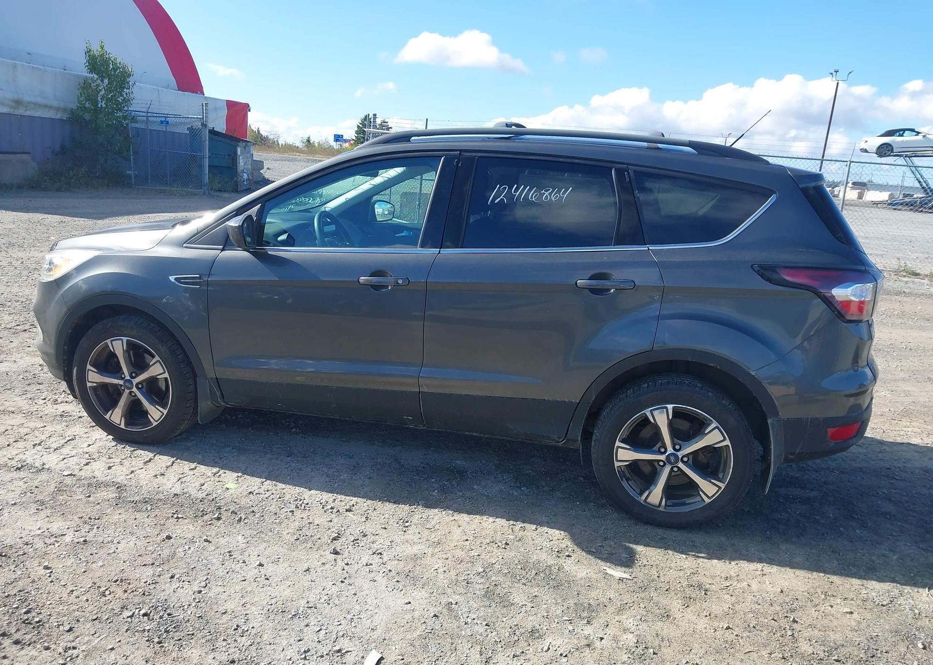 2017 FORD ESCAPE SE