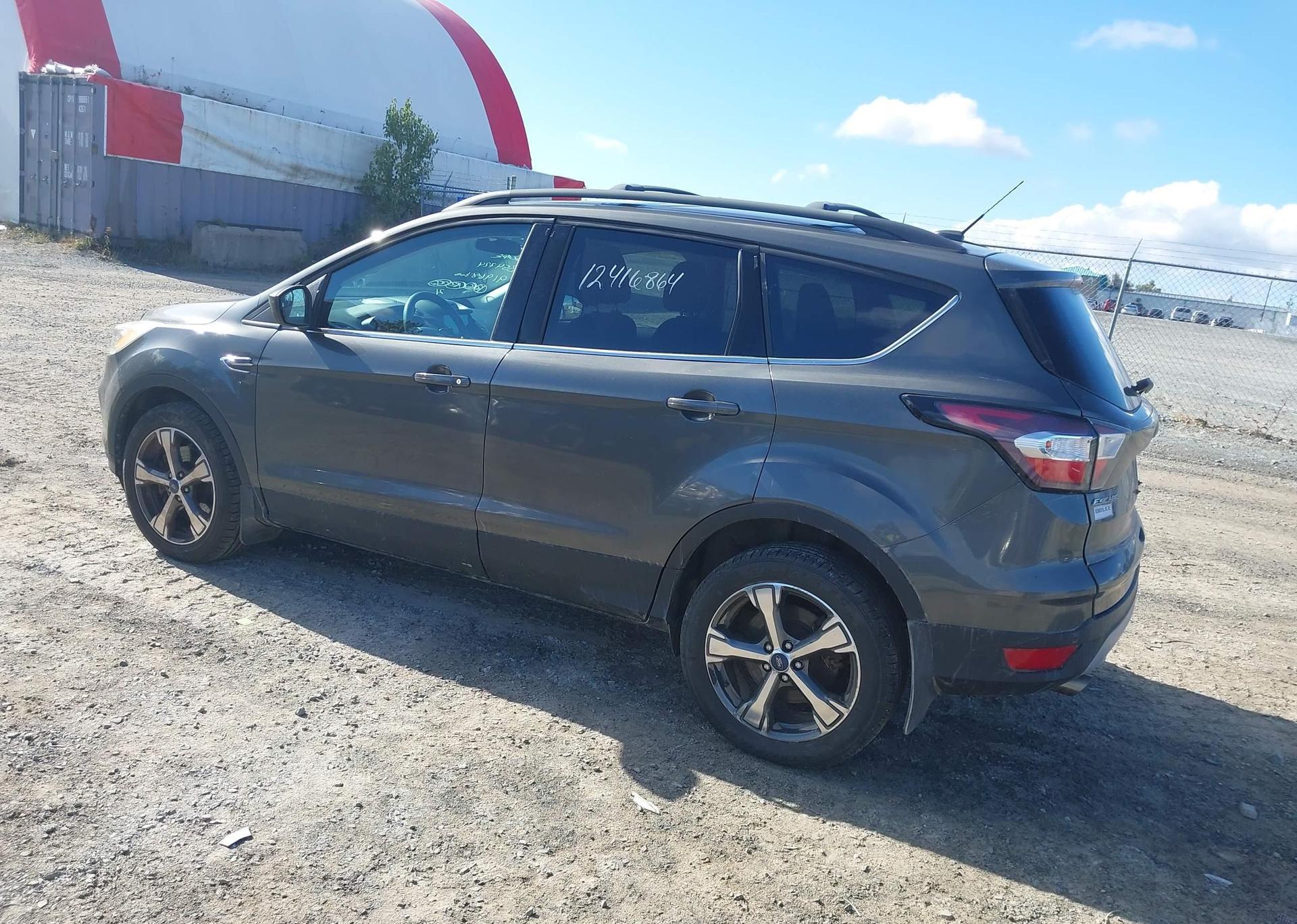 2017 FORD ESCAPE SE