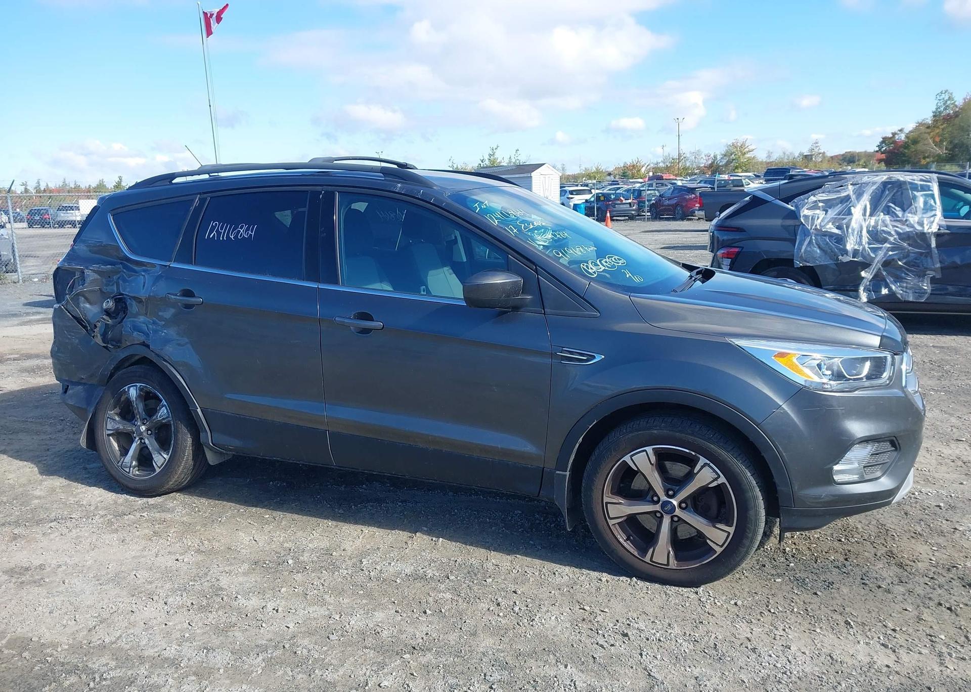 2017 FORD ESCAPE SE