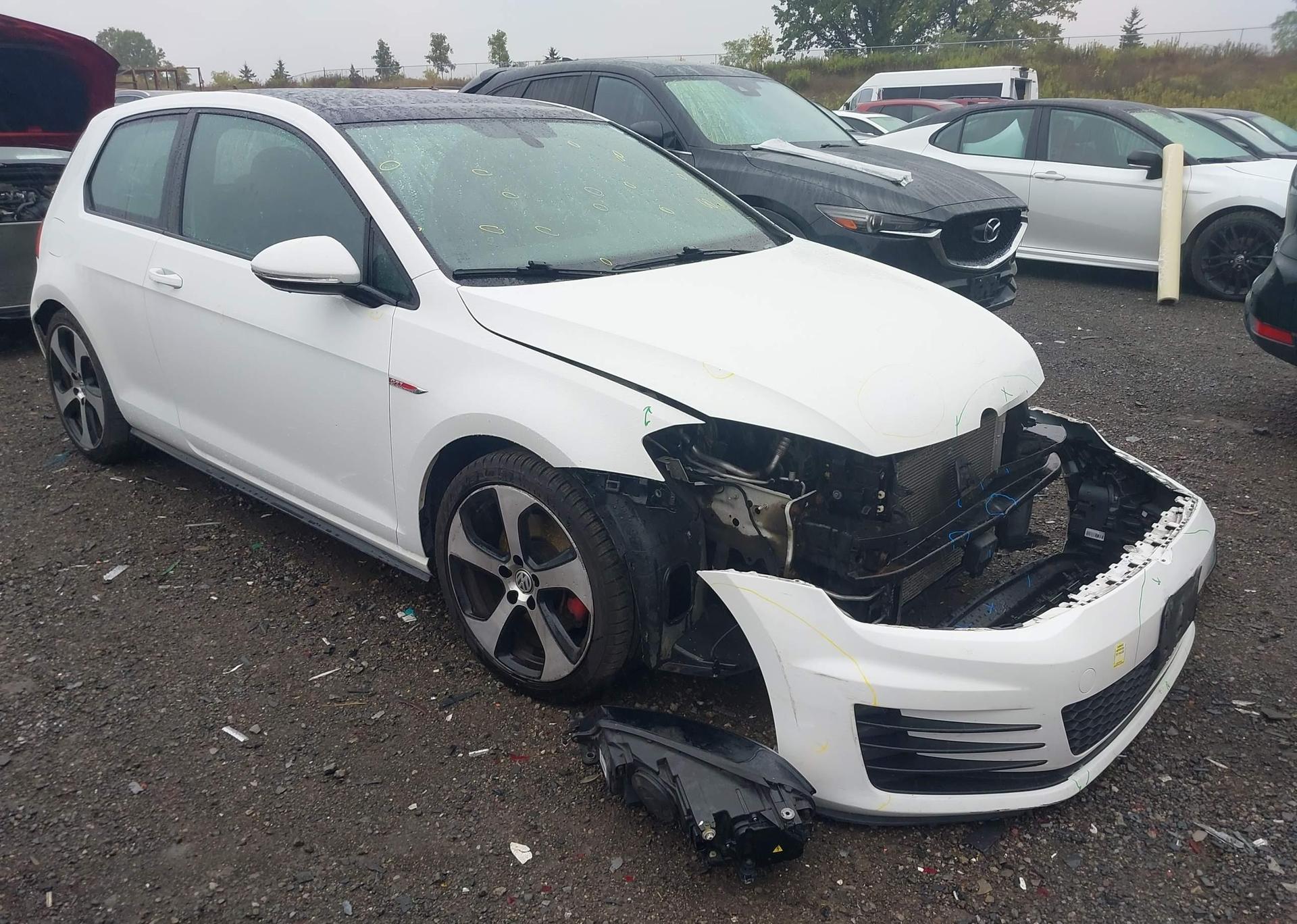 2015 VOLKSWAGEN GOLF GTI 3-DOOR