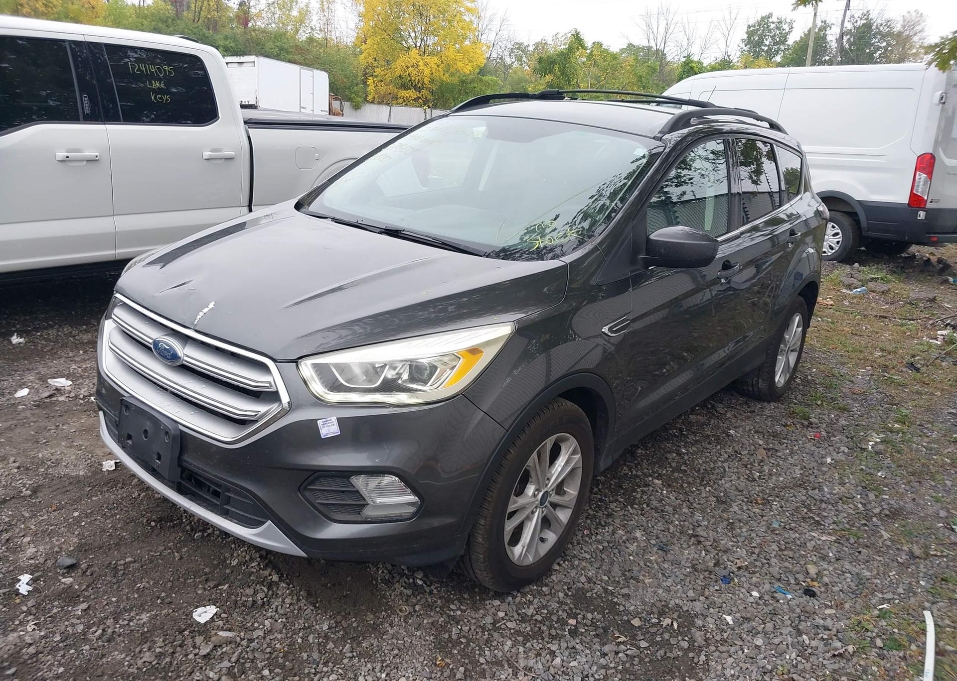 2017 FORD ESCAPE SE