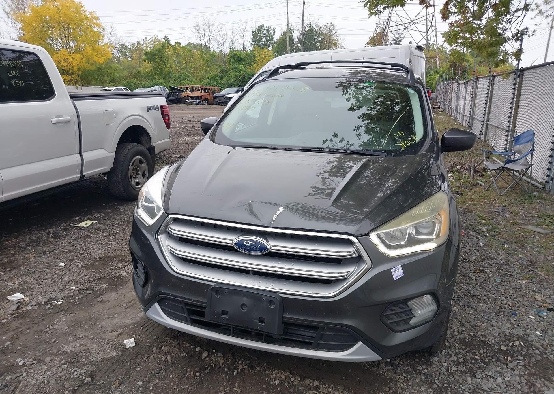 2017 FORD ESCAPE SE