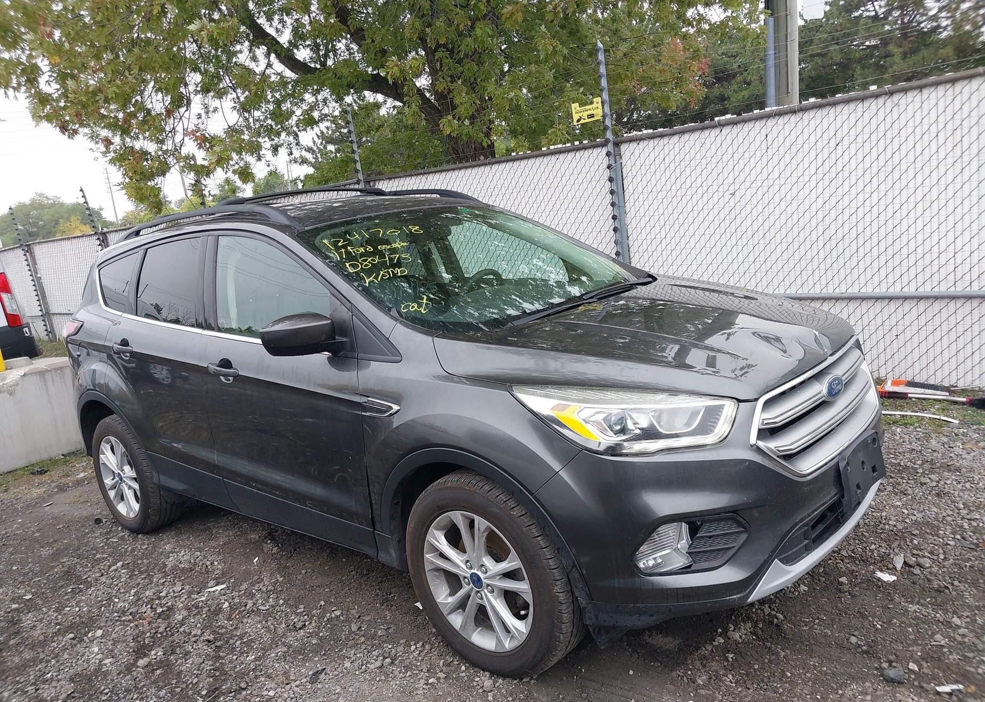 2017 FORD ESCAPE SE