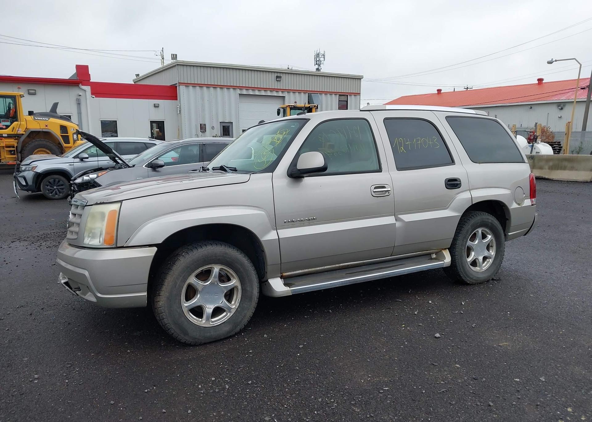 2005 CADILLAC ESCALADE STANDARD