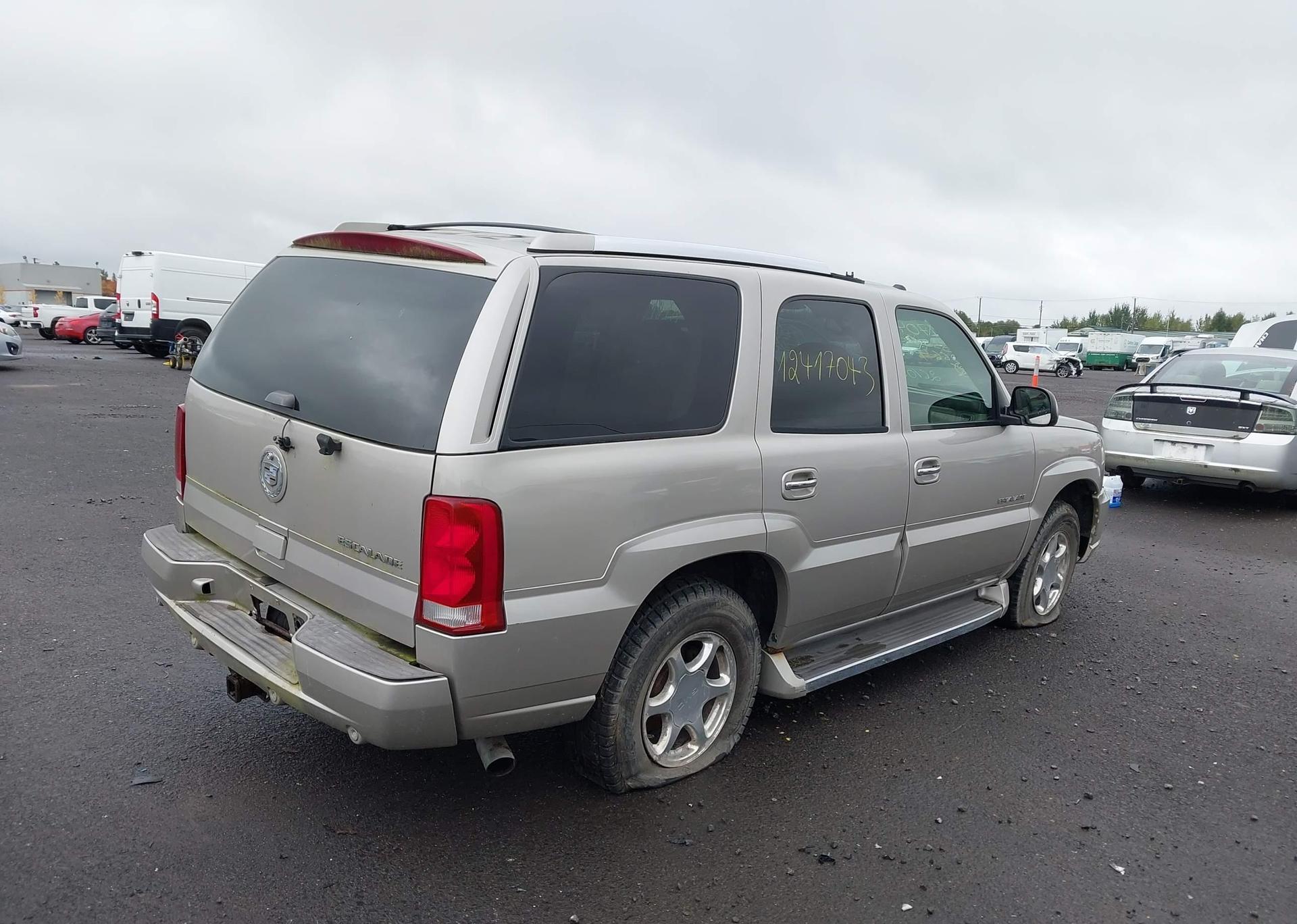 2005 CADILLAC ESCALADE STANDARD
