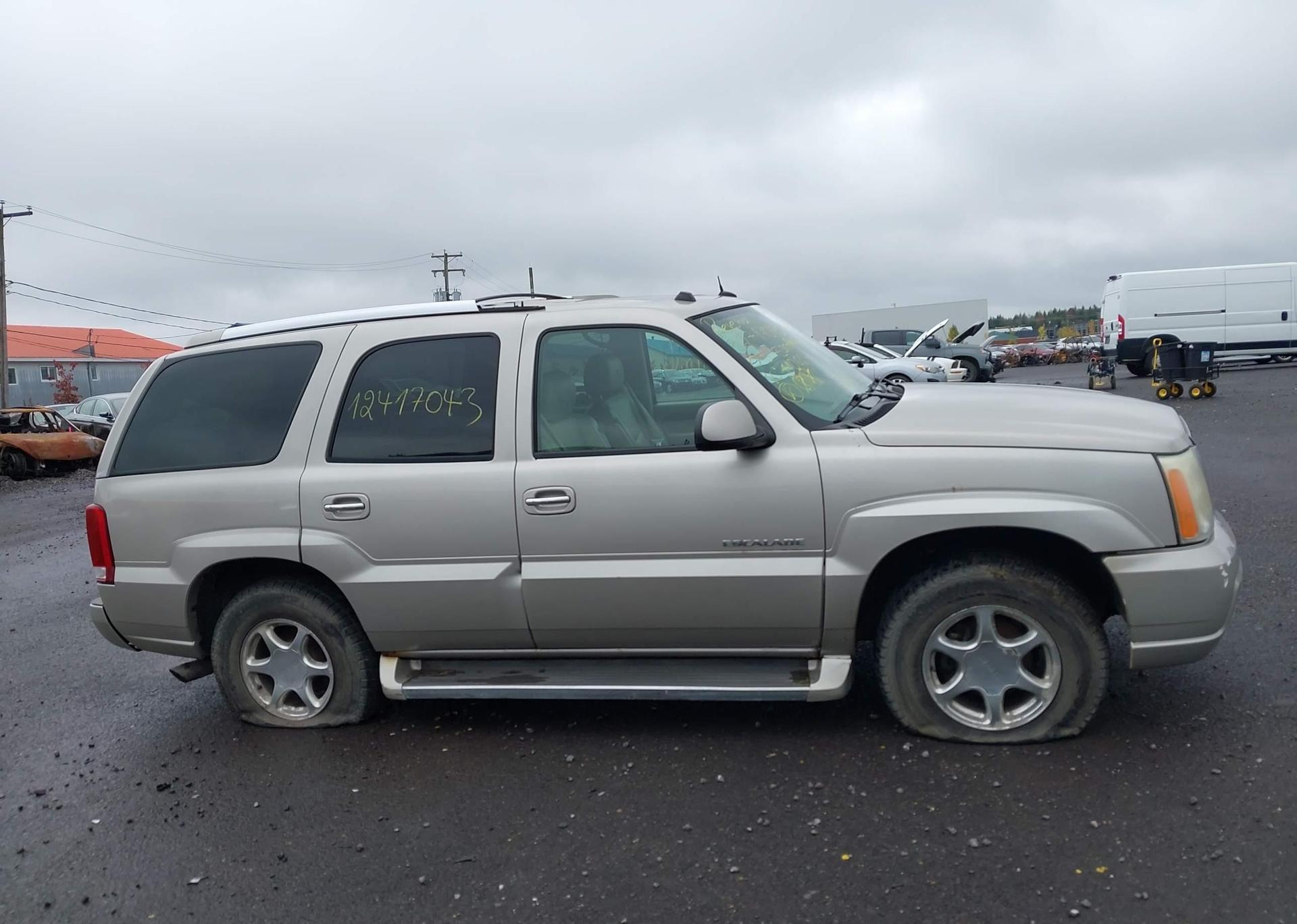 2005 CADILLAC ESCALADE STANDARD