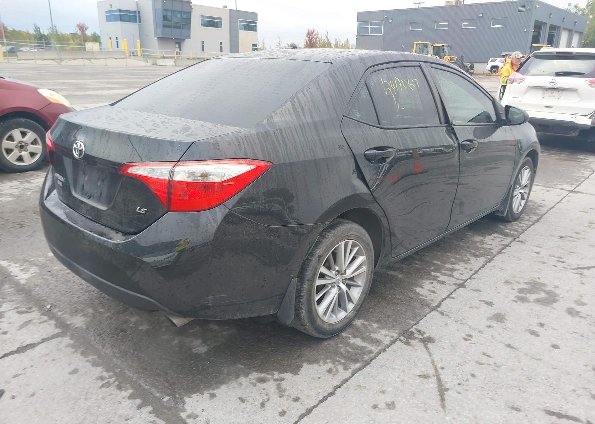2015 TOYOTA COROLLA LE