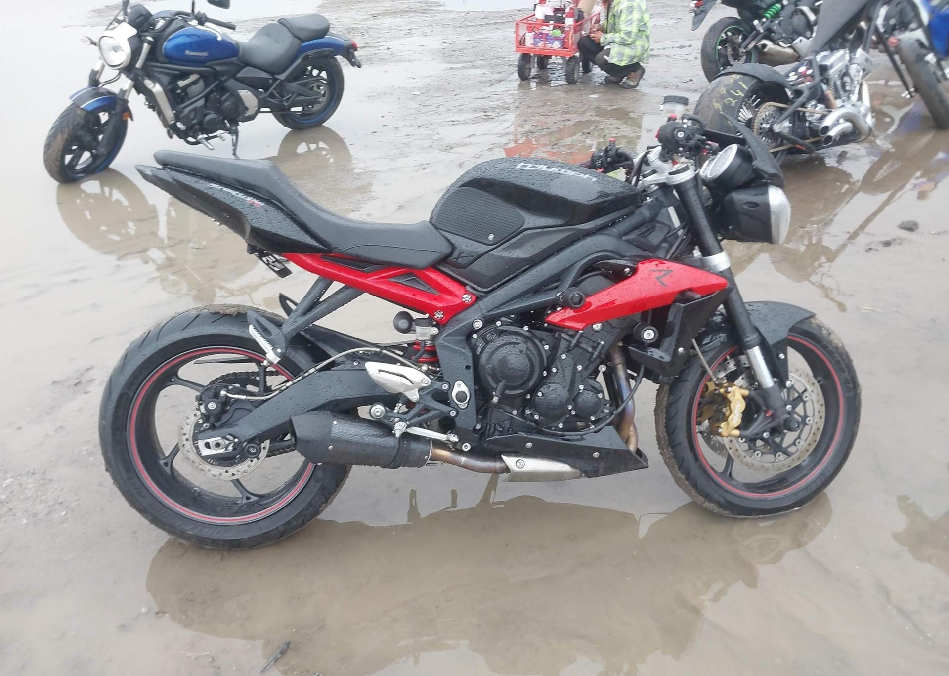 2013 TRIUMPH MOTORCYCLE STREET TRIPLE R