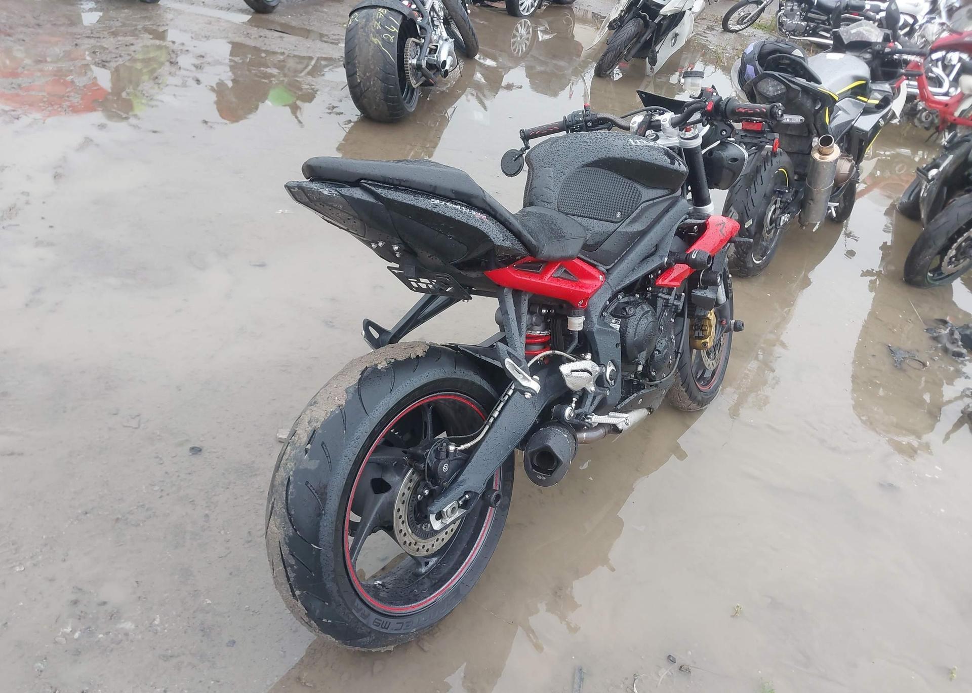 2013 TRIUMPH MOTORCYCLE STREET TRIPLE R