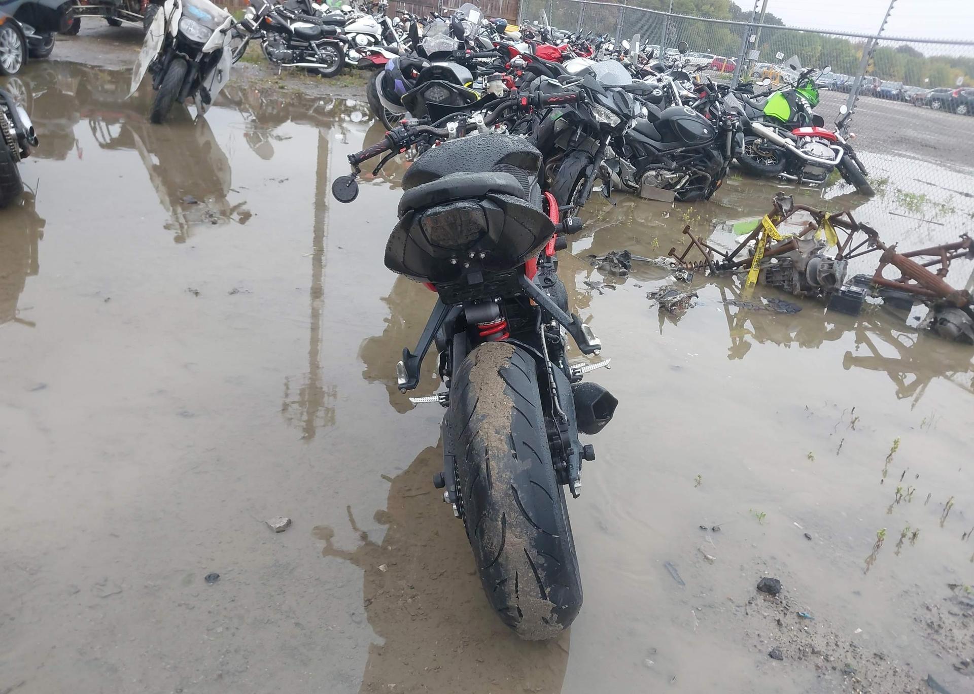 2013 TRIUMPH MOTORCYCLE STREET TRIPLE R