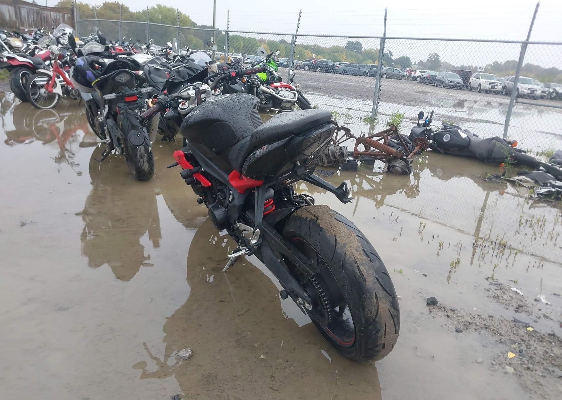 2013 TRIUMPH MOTORCYCLE STREET TRIPLE R