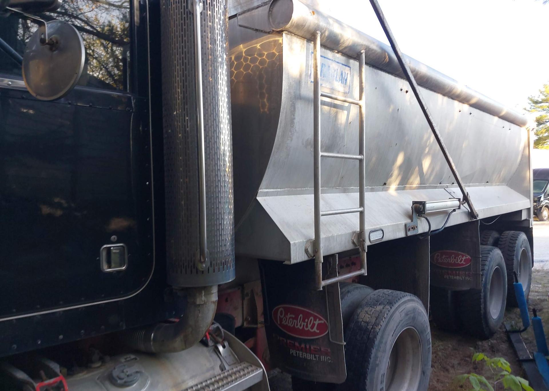 2005 PETERBILT 378