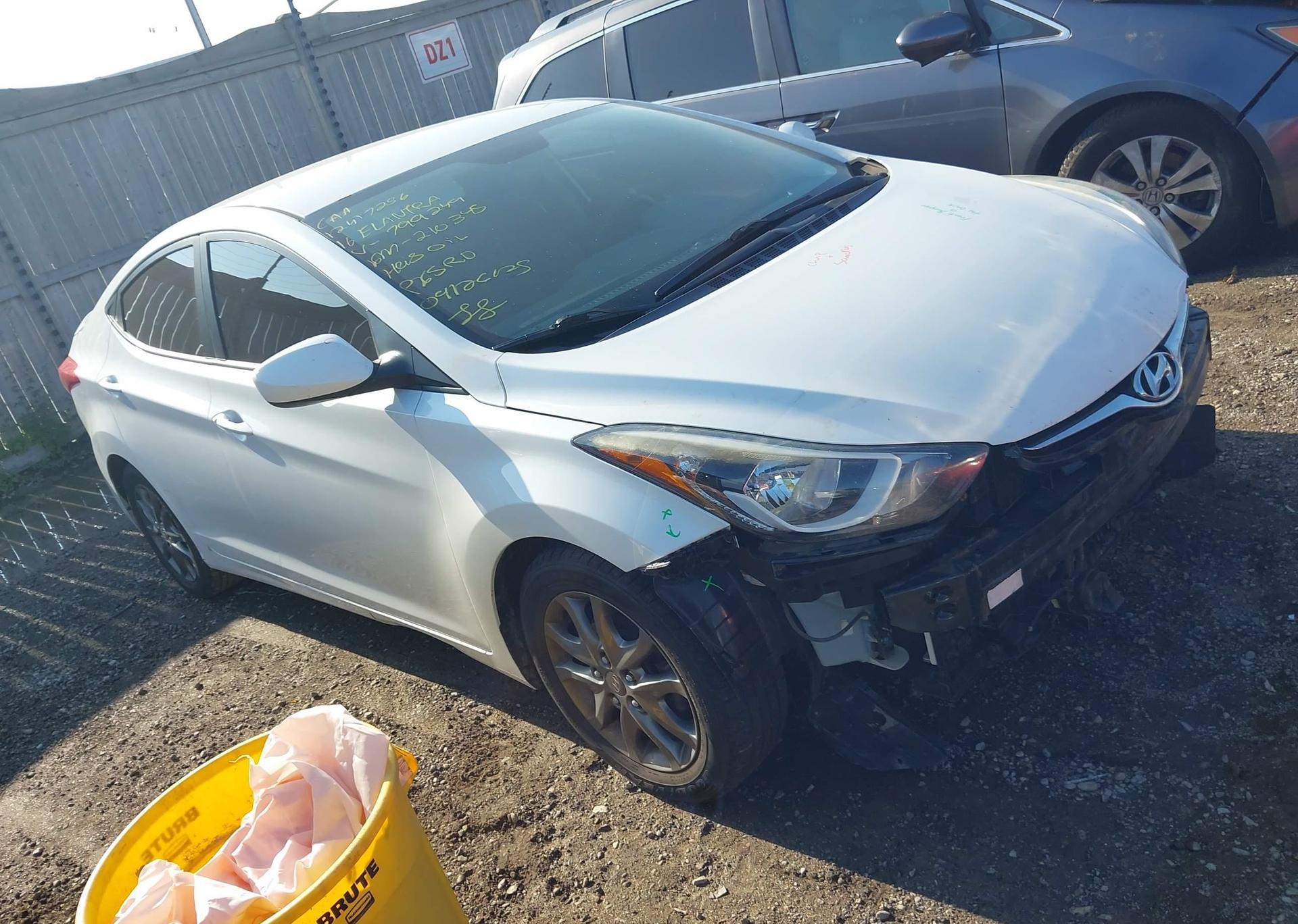 2016 HYUNDAI ELANTRA SE