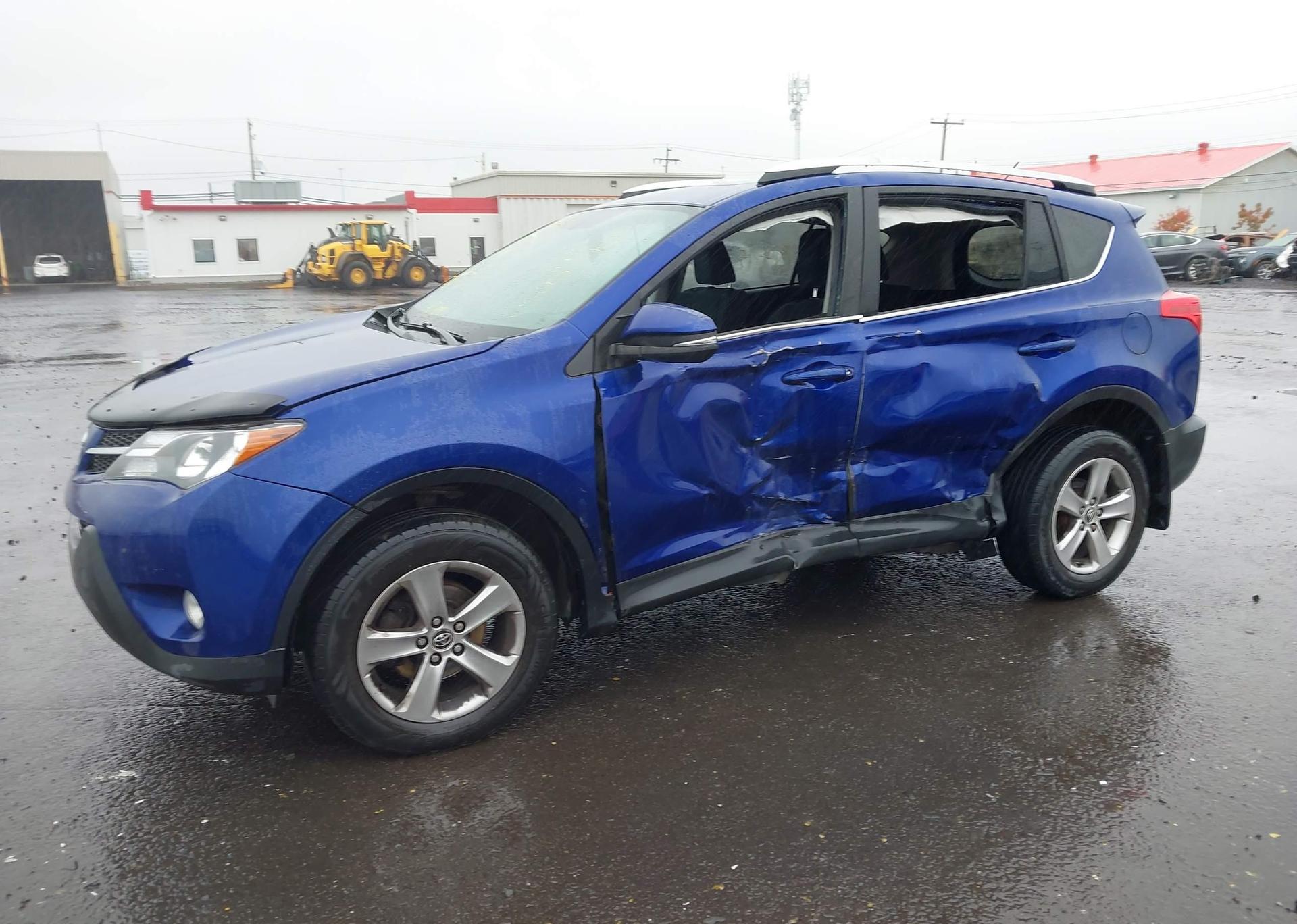 2015 TOYOTA RAV4 XLE