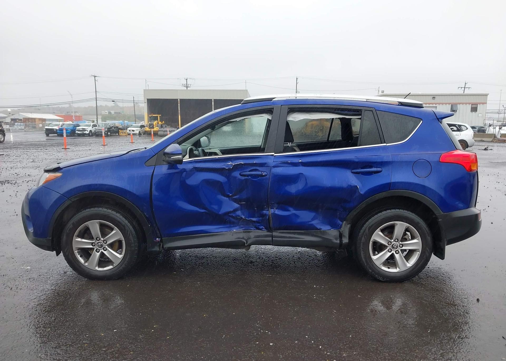 2015 TOYOTA RAV4 XLE