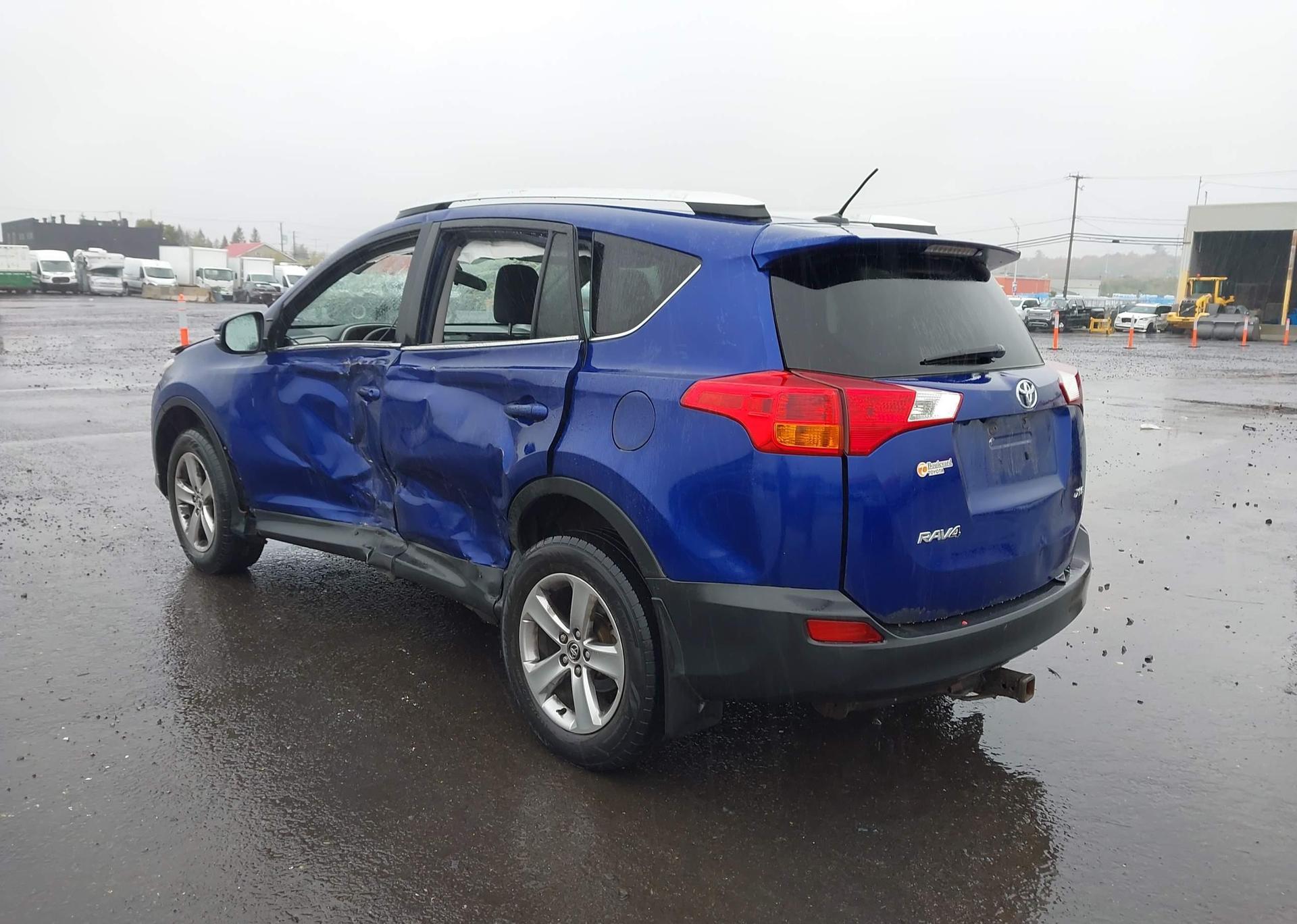 2015 TOYOTA RAV4 XLE