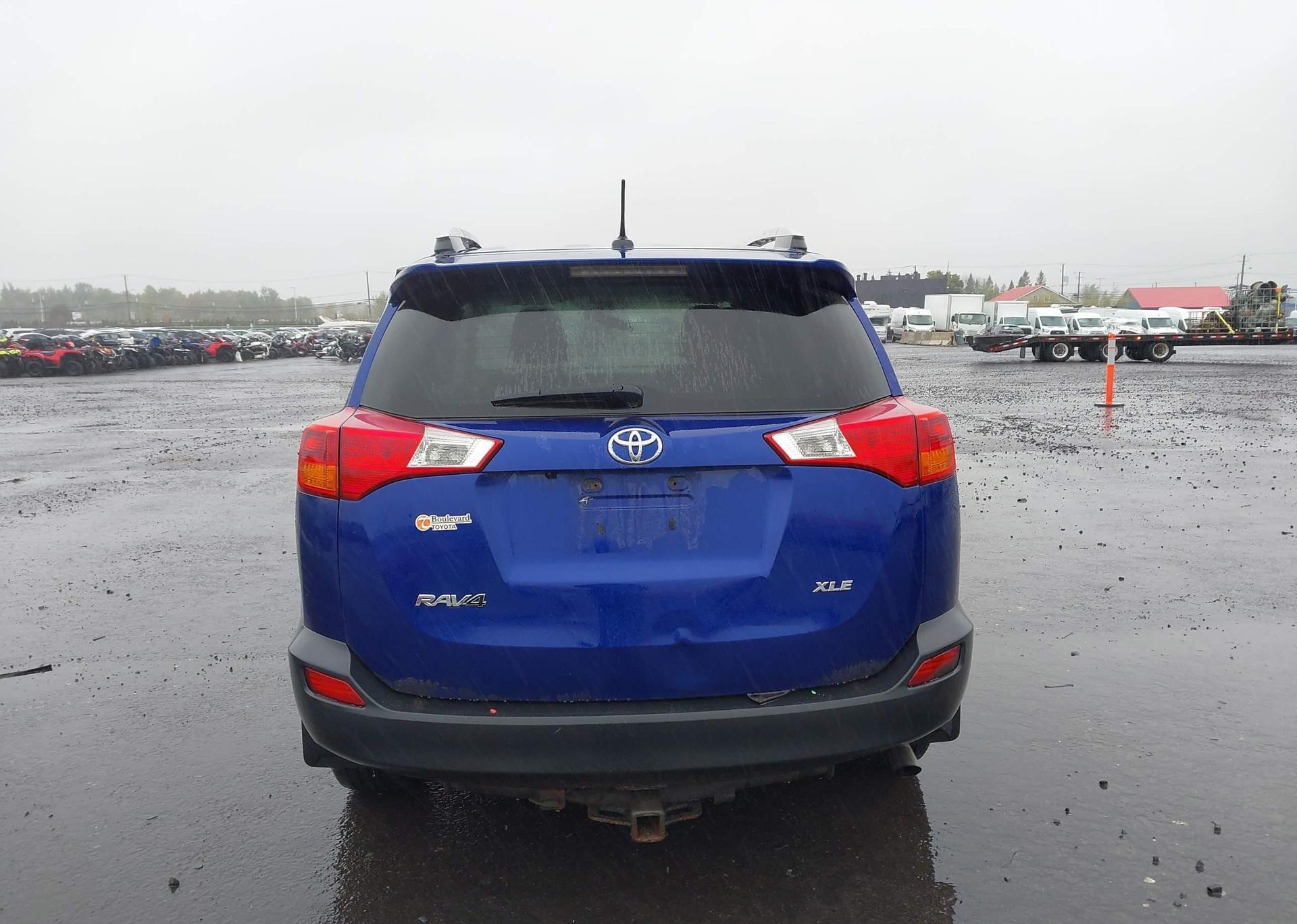 2015 TOYOTA RAV4 XLE