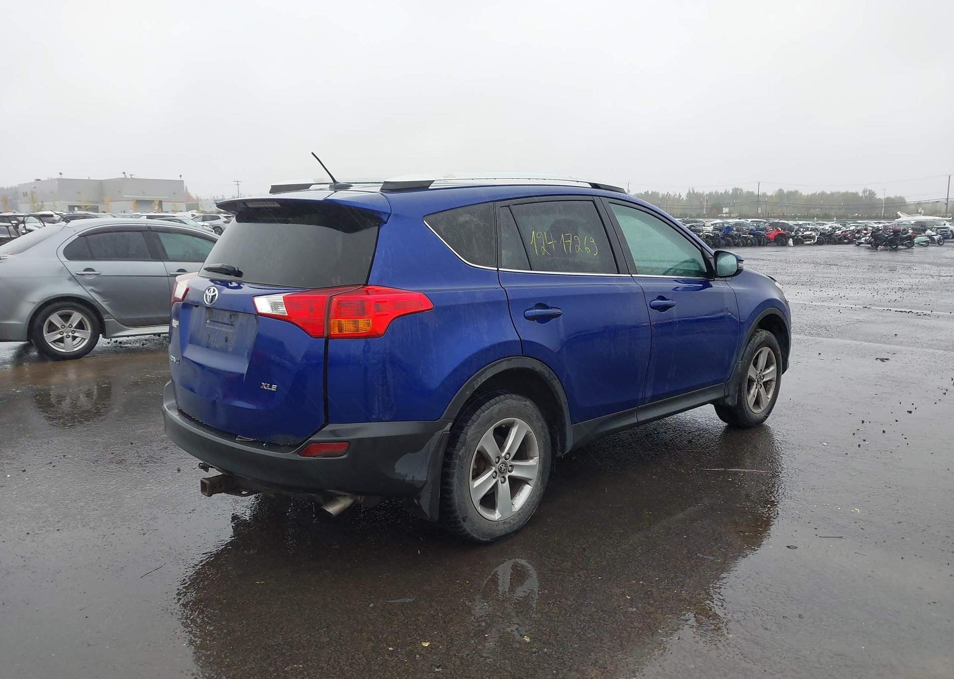 2015 TOYOTA RAV4 XLE